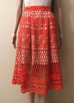 Jupe mi-longue en dentelle crochetée couleur piment