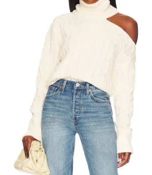 Pull rond en maille cable ivoire coupé