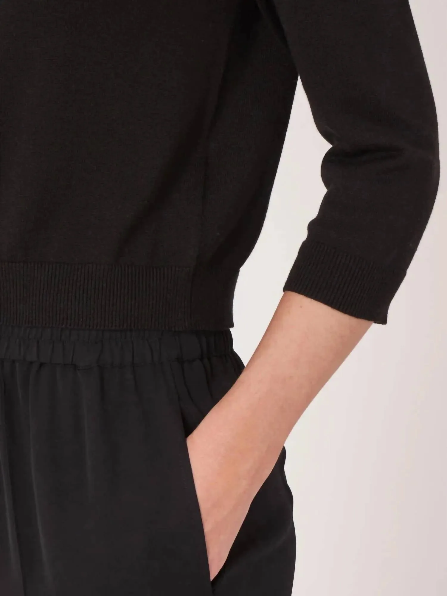 Cardigan court en mélange de coton à col rond en noir