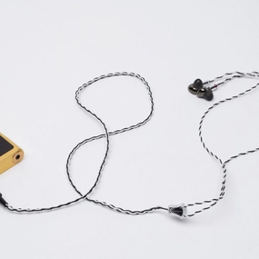 Crystal Cable Portable Duet hi-fi streaming amp,hi-fi audio streamer,hi-fi speaker positioning