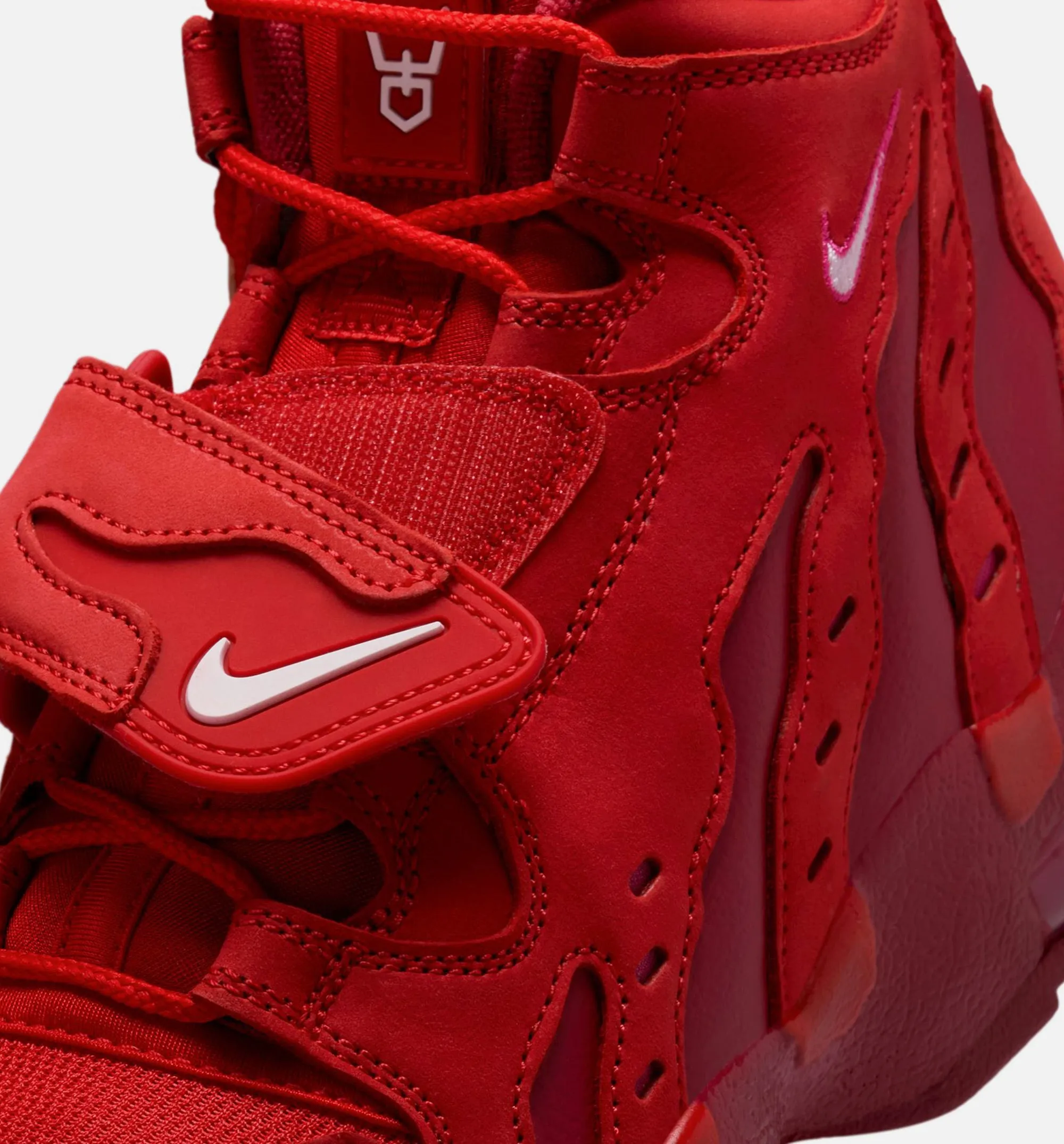 Air Diamond Turf Max 96 Mens Lifestyle Shoe - University Red/White/Red Crush Comfort Enclosure Comfortable PVC Straps