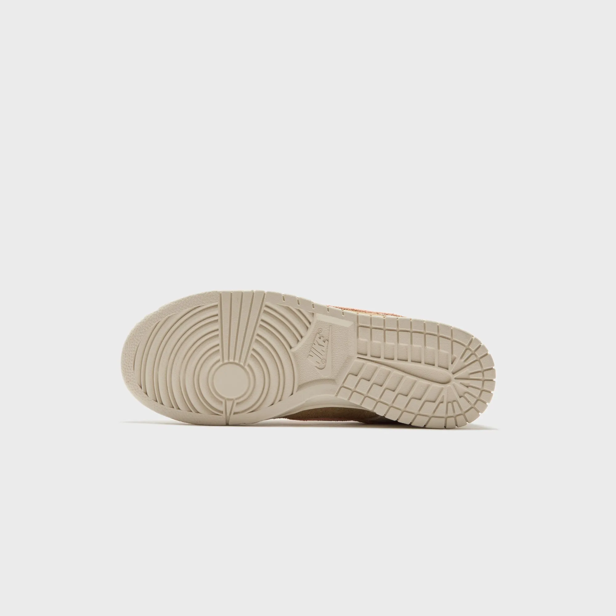 Nike Wmns Dunk Low - Phantom / Parachute Beige / Sail / Washed Coral Wide Toe Space