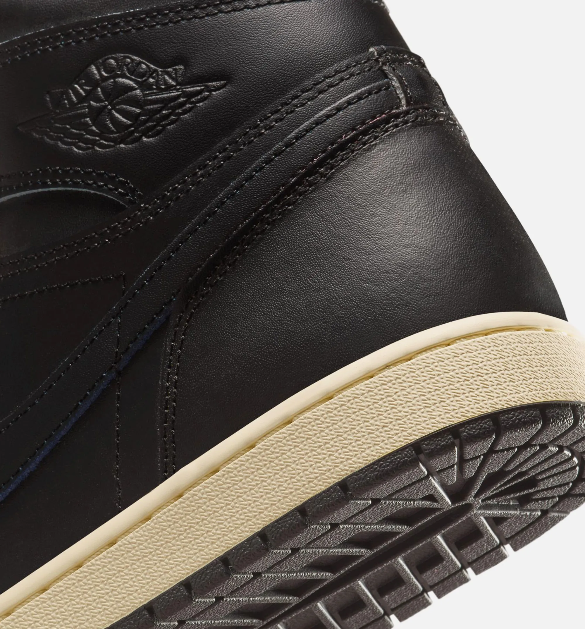 Comfortable Heel Cup Pattern Air Jordan 1 Retro High Og Black And Muslin Mens Lifestyle Shoe - Black/Black/Muslin