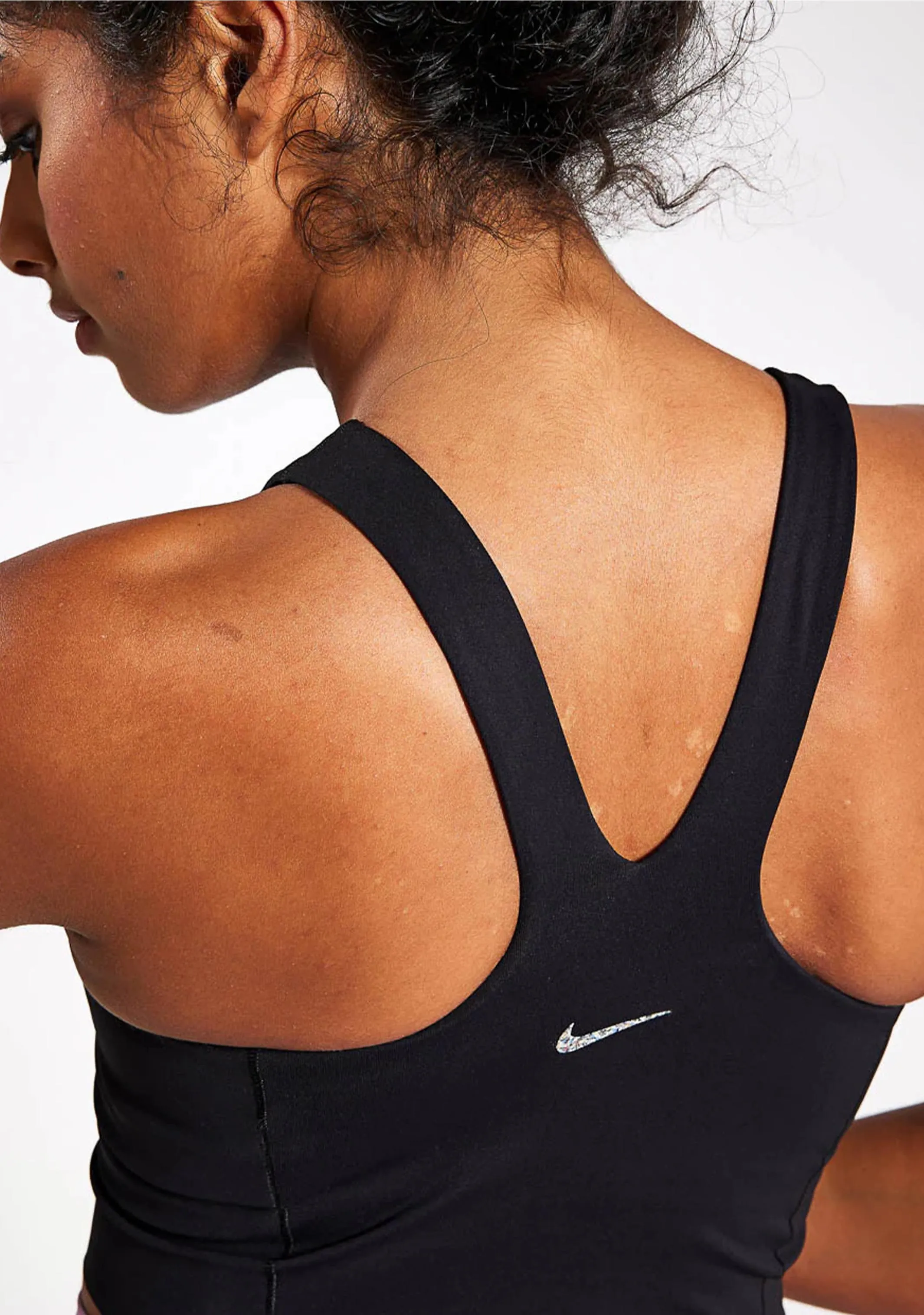 Nike WomenS Yoga Dri-Fit Luxe Cropped Tank Thumb Holes Cutout