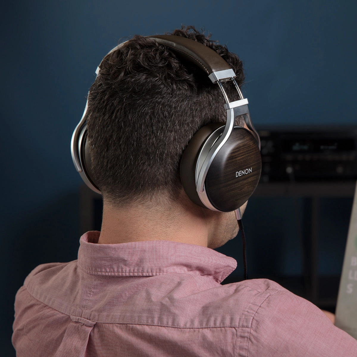Denon AH-D5200 Over-Ear Headphones (Zebrawood)