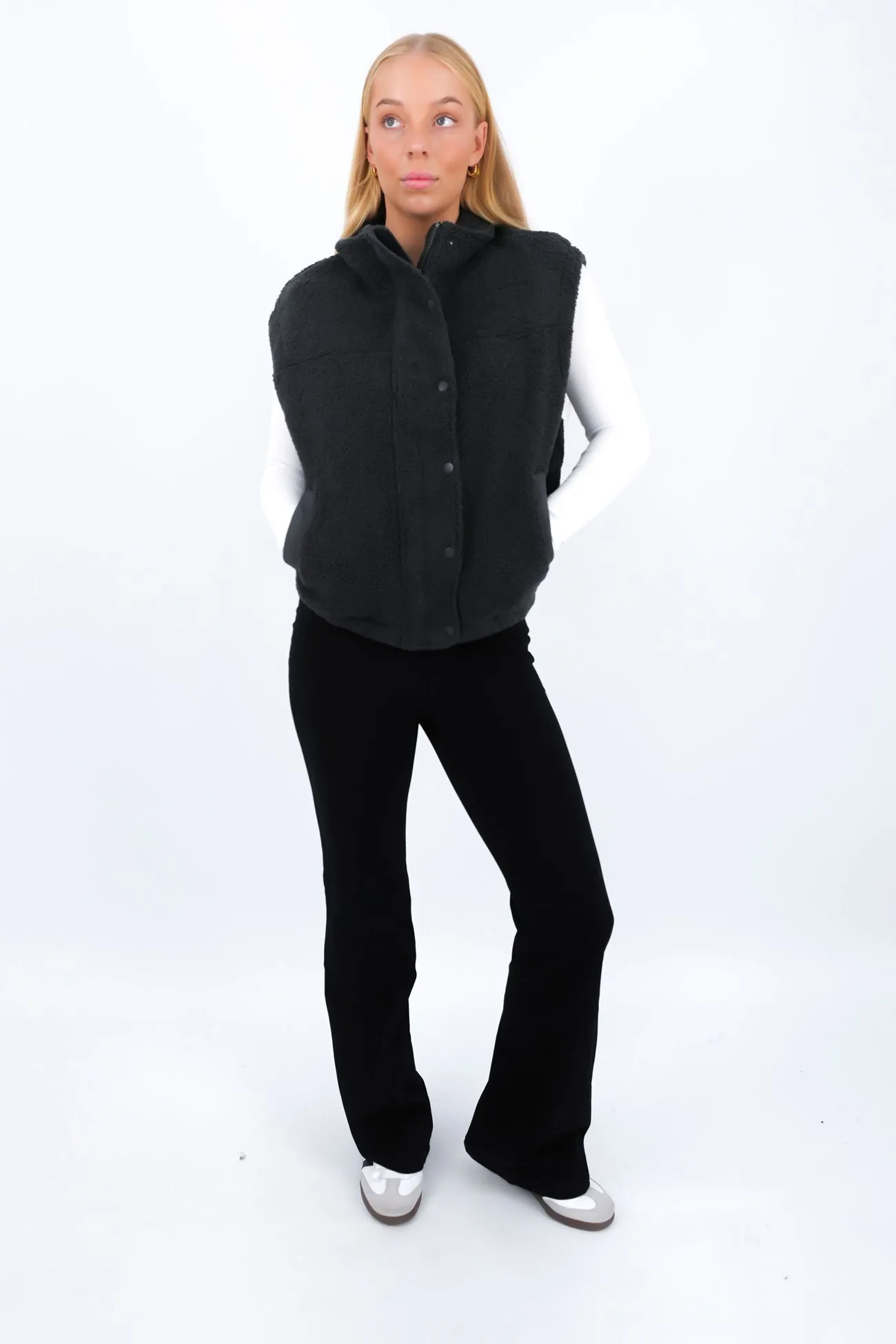 Cliff Hanger Vest Dark Grey Comfortable Elastic Fiber Edge Band