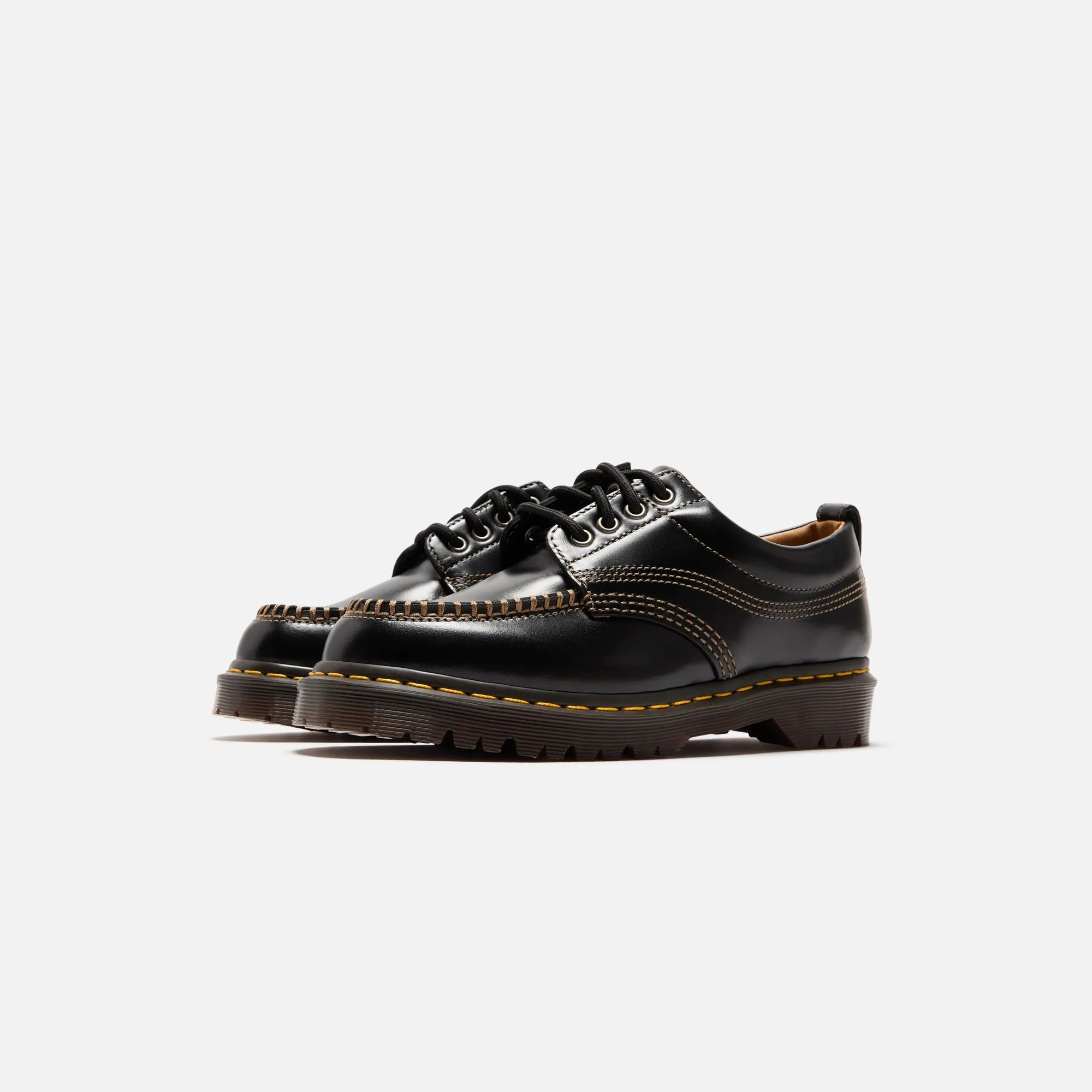 Dr. Martens Lowell - Black / Aniline Sweat Wicking Technology Bountiful Design