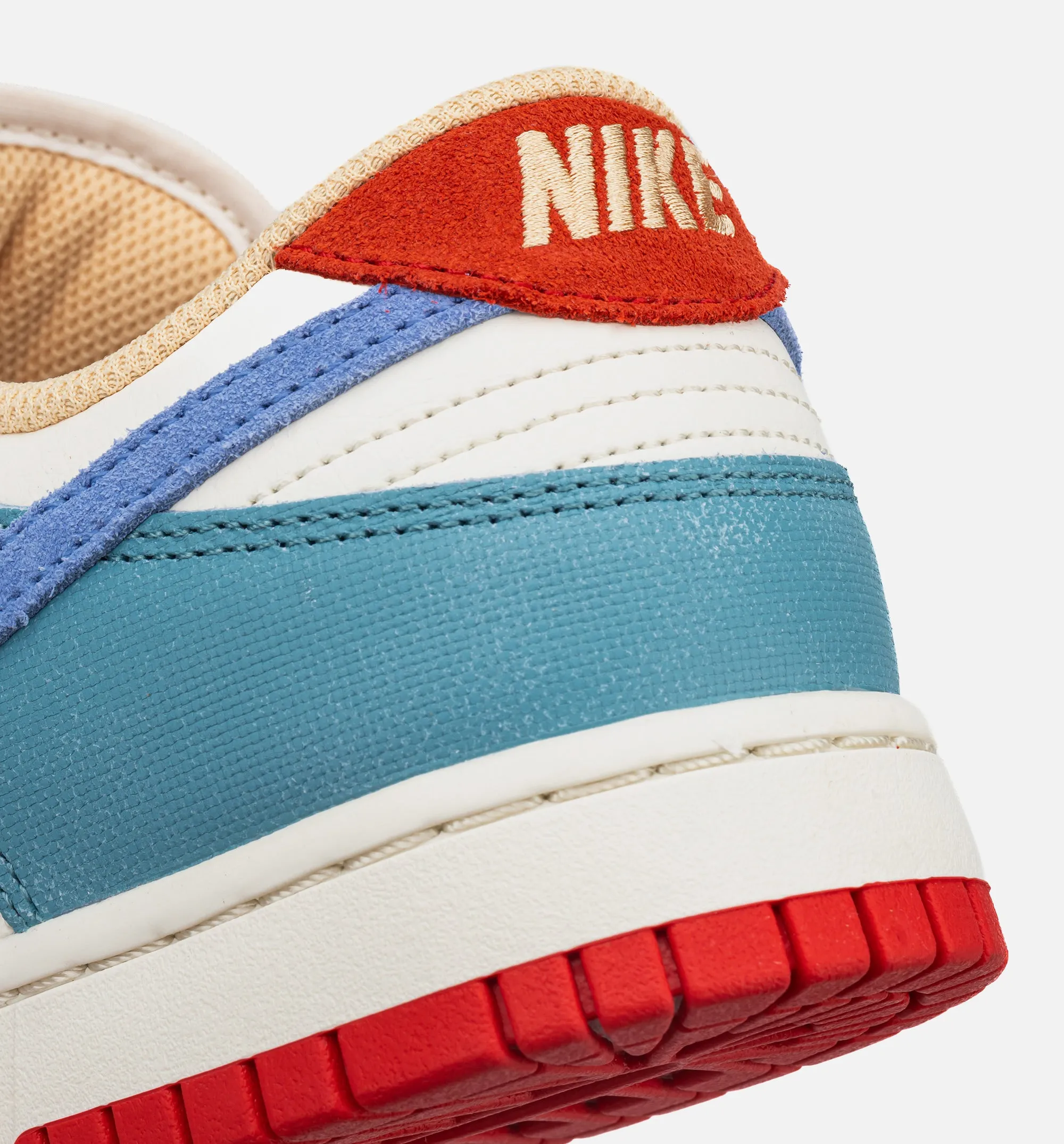 Dunk Low Premium Sail Mens Lifestyle Shoe - Sail/Green Anti-Skid Sole
