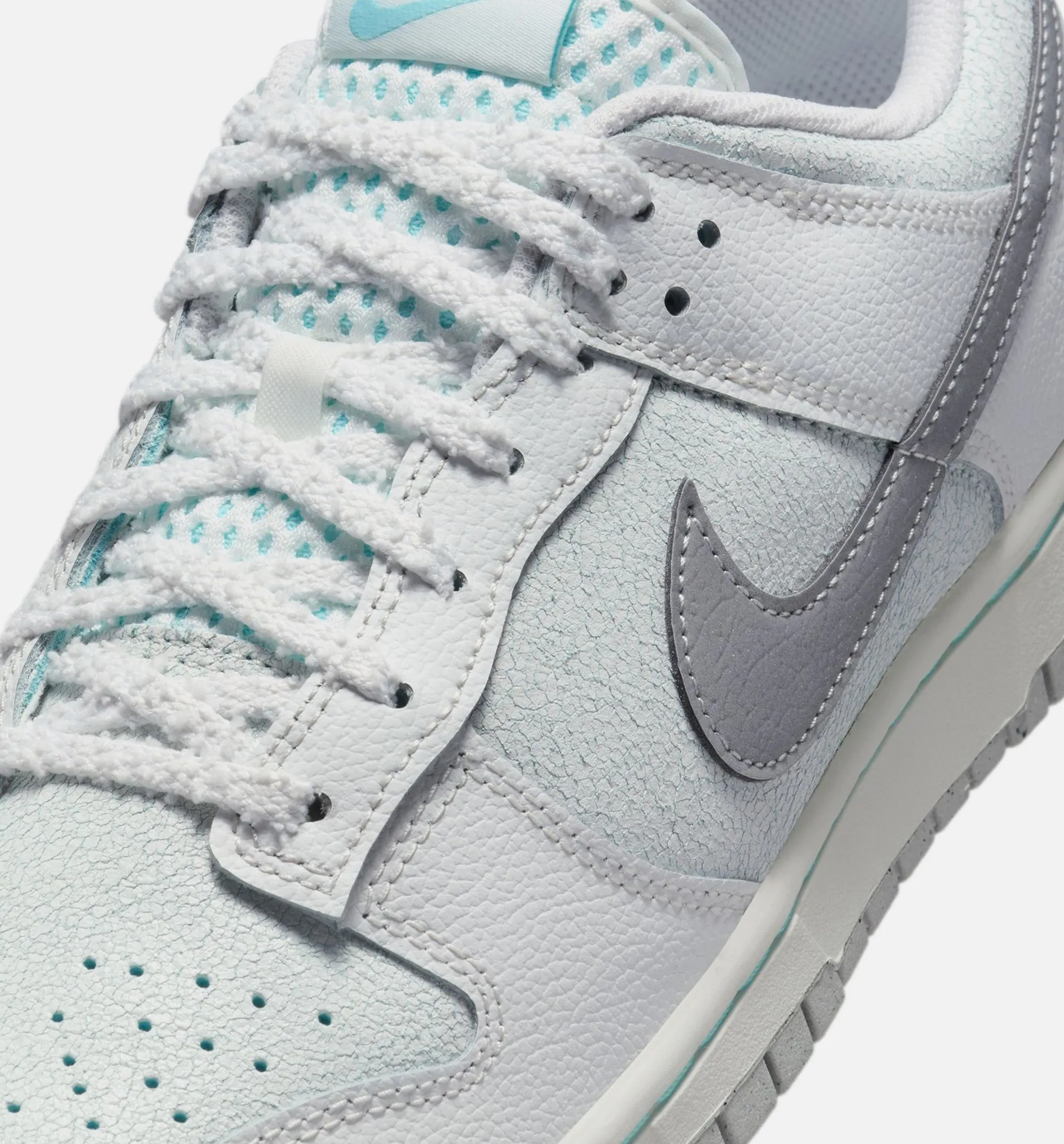 Flexibility Design Dunk Low Winter Storm Mens Lifestyle Shoe - Summit White/Glacier Ice/Vast Grey/Metallic Silver