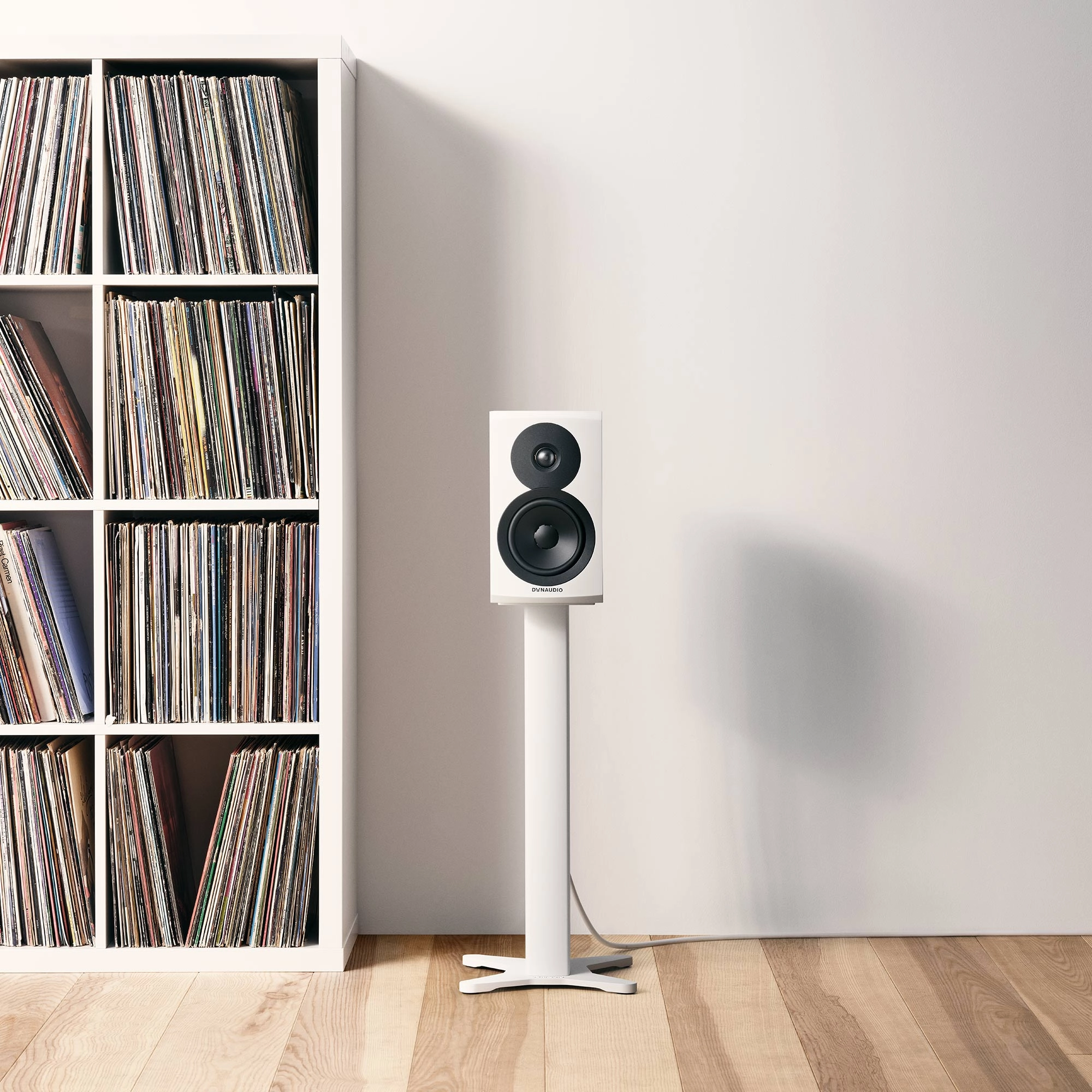 Dynaudio Emit 10 Bookshelf Speakers (B-Stock)