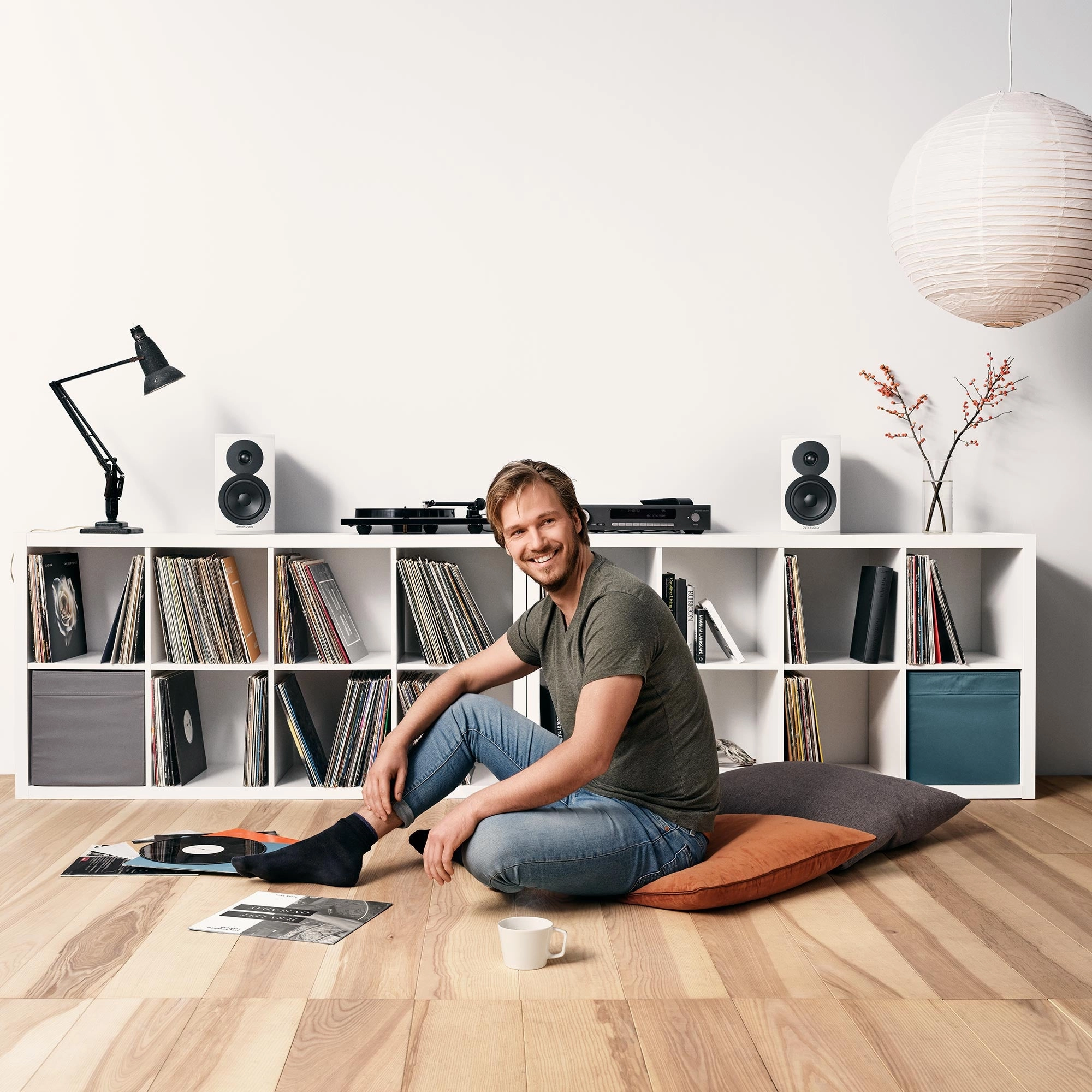 Dynaudio Emit 10 Bookshelf Speakers (B-Stock)