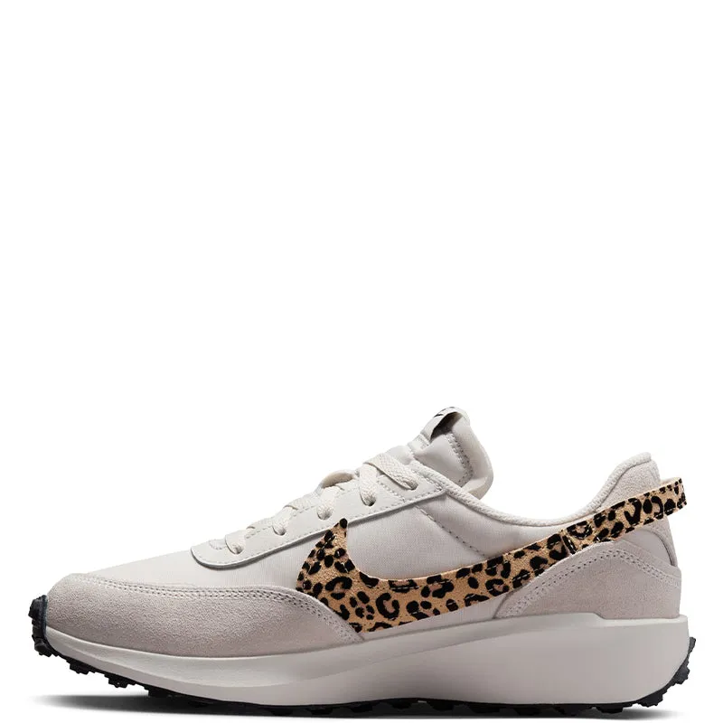 Versatile Use Design Nike Women'S Waffle Debut