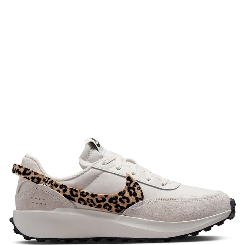 Nike Women'S Waffle Debut Comfort Peace Of Mind Easy-To-Clean Solution
