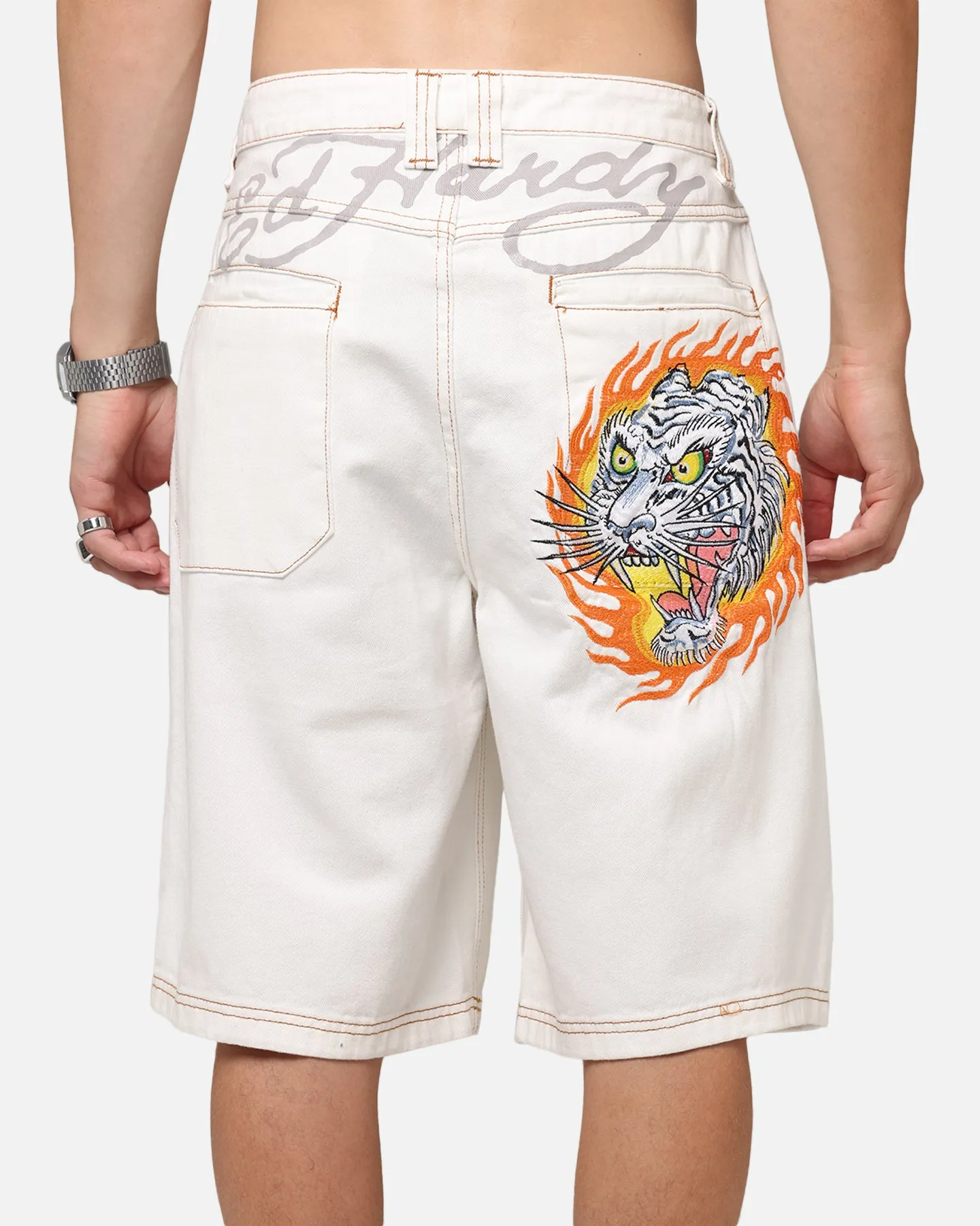 Ed Hardy Shorts en Jean Tigre Blanc Cassé