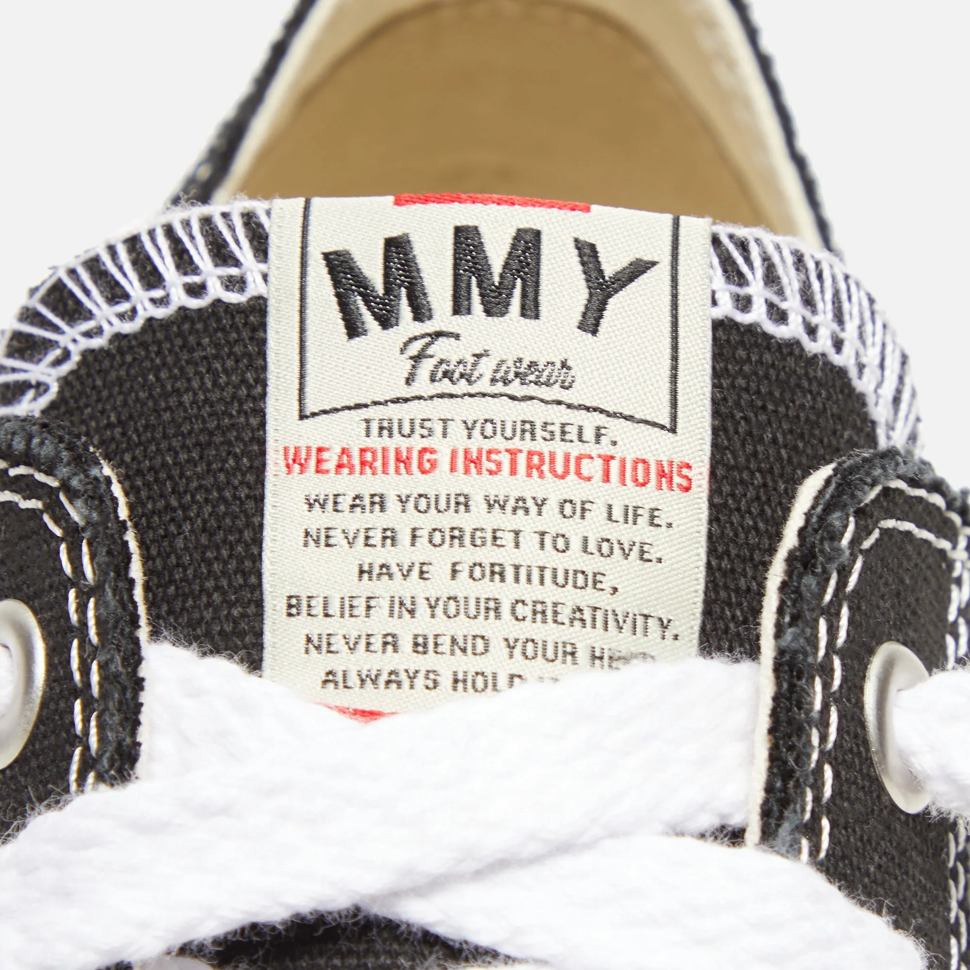 Made to Turn Heads Mihara Yasuhiro Hank Low Og Sole - Black
