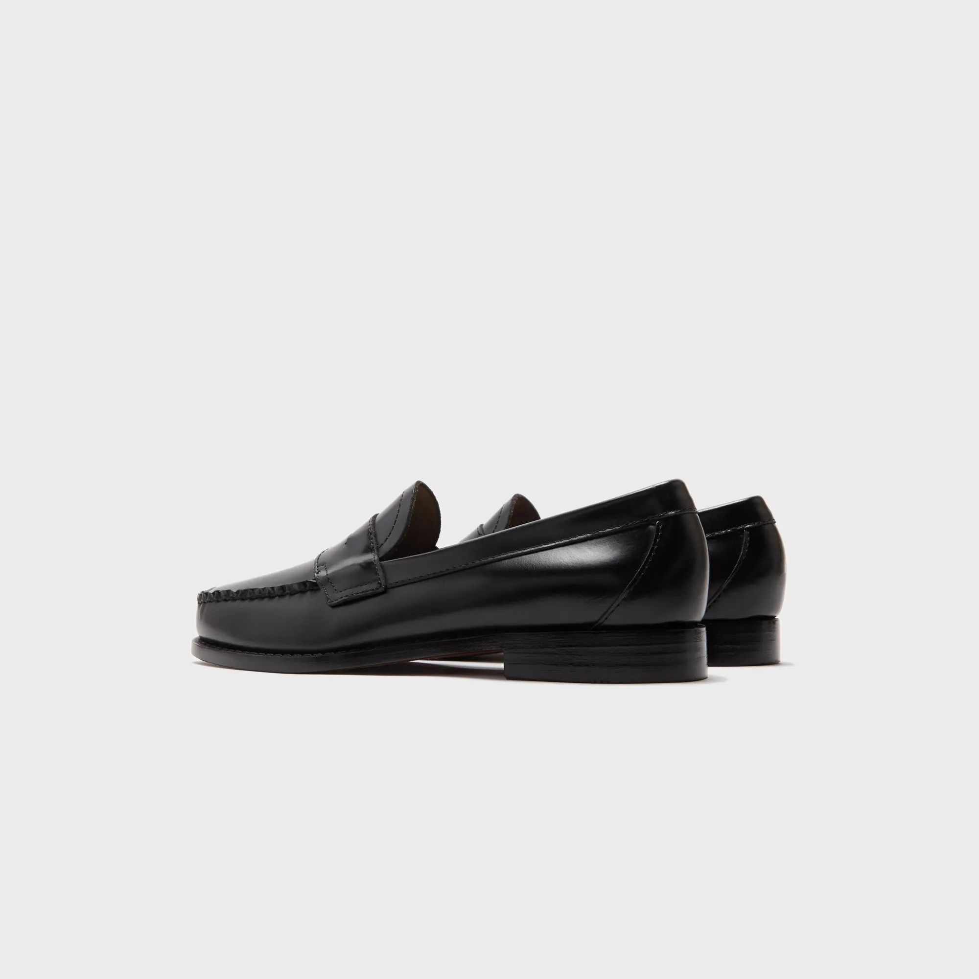 Comfort Endorsed Detachable Cleat Design G.H. Bass Logan Weejun - Black
