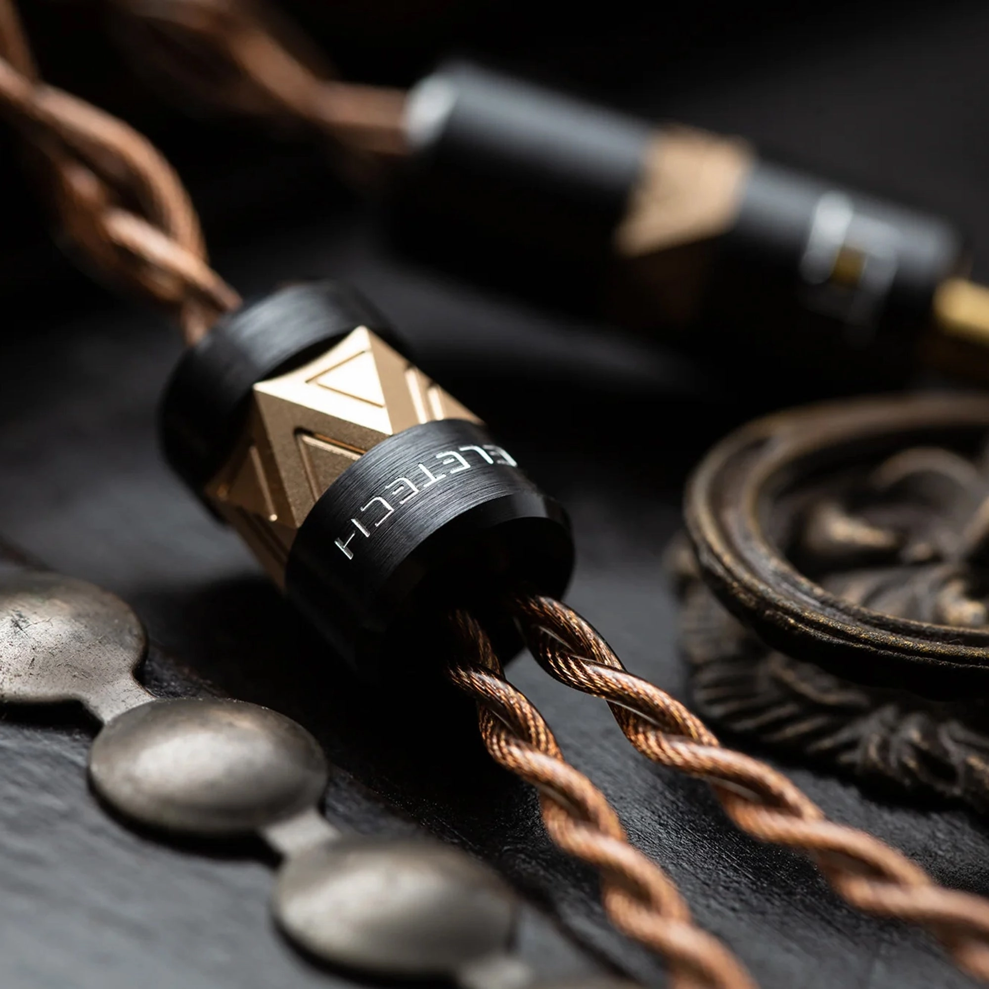 Eletech Virtues Raphael In-Ear Cable hi-fi streaming amp,hi-fi audio streamer,hi-fi speaker positioning