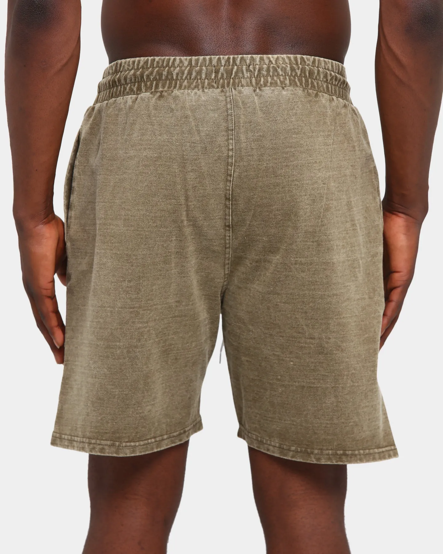 Elevn Clothing Co. Shorts délavés VTG Forêt