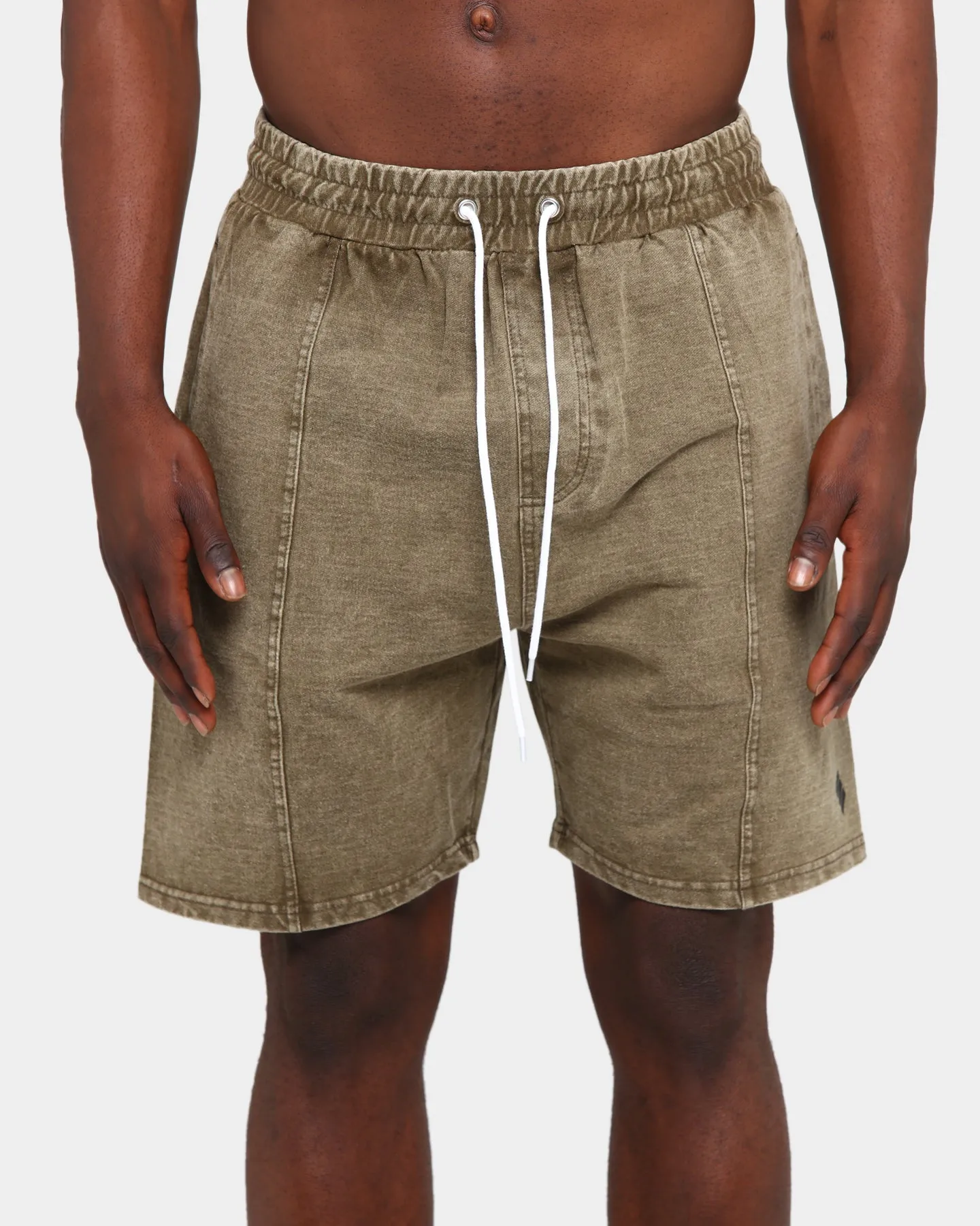 Elevn Clothing Co. Shorts délavés VTG Forêt