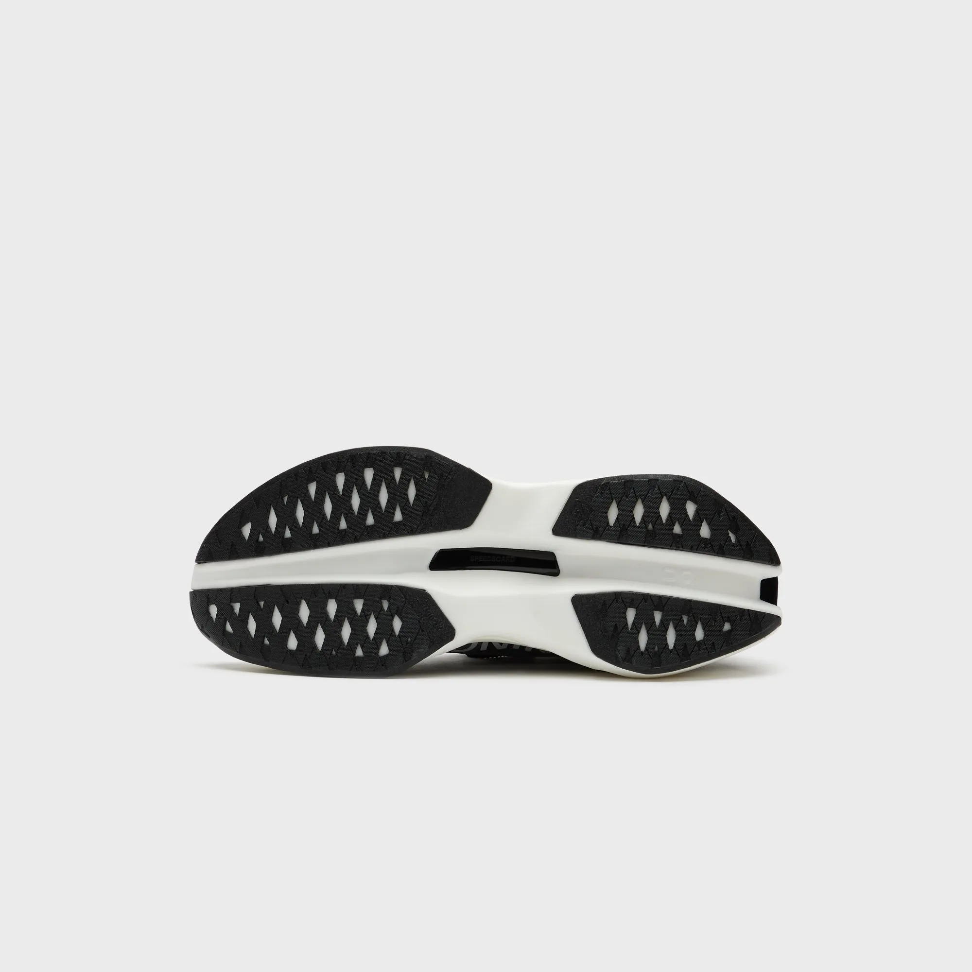 On Running Wmns Cloudboom Max - White / Black Knit Upper