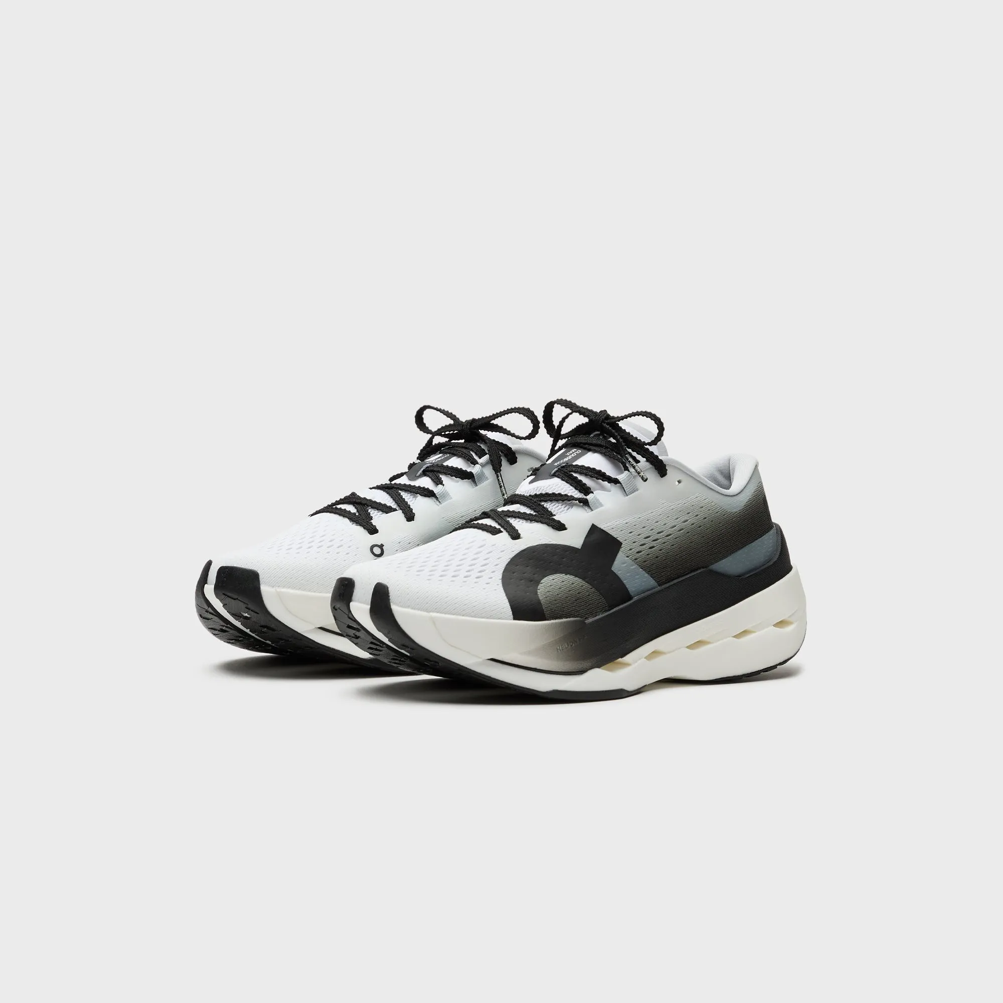 Comfortable Footbed Design Style Set On Running Wmns Cloudboom Max - White / Black