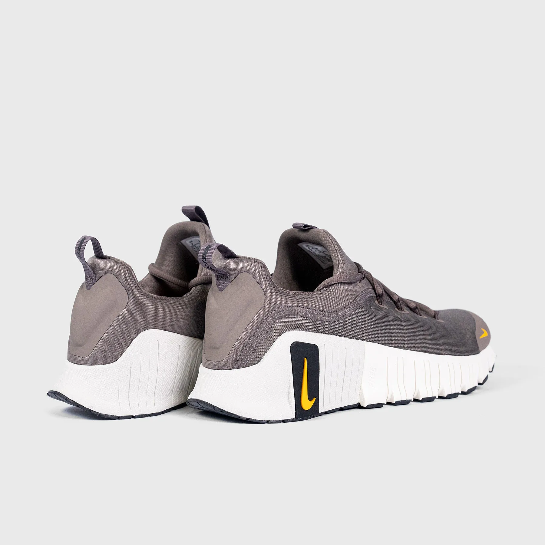 Nike - Free Metcon 6 Men'S Training Shoe - Cave Stone/Sundial-Light Bone-Sail Office Shoes