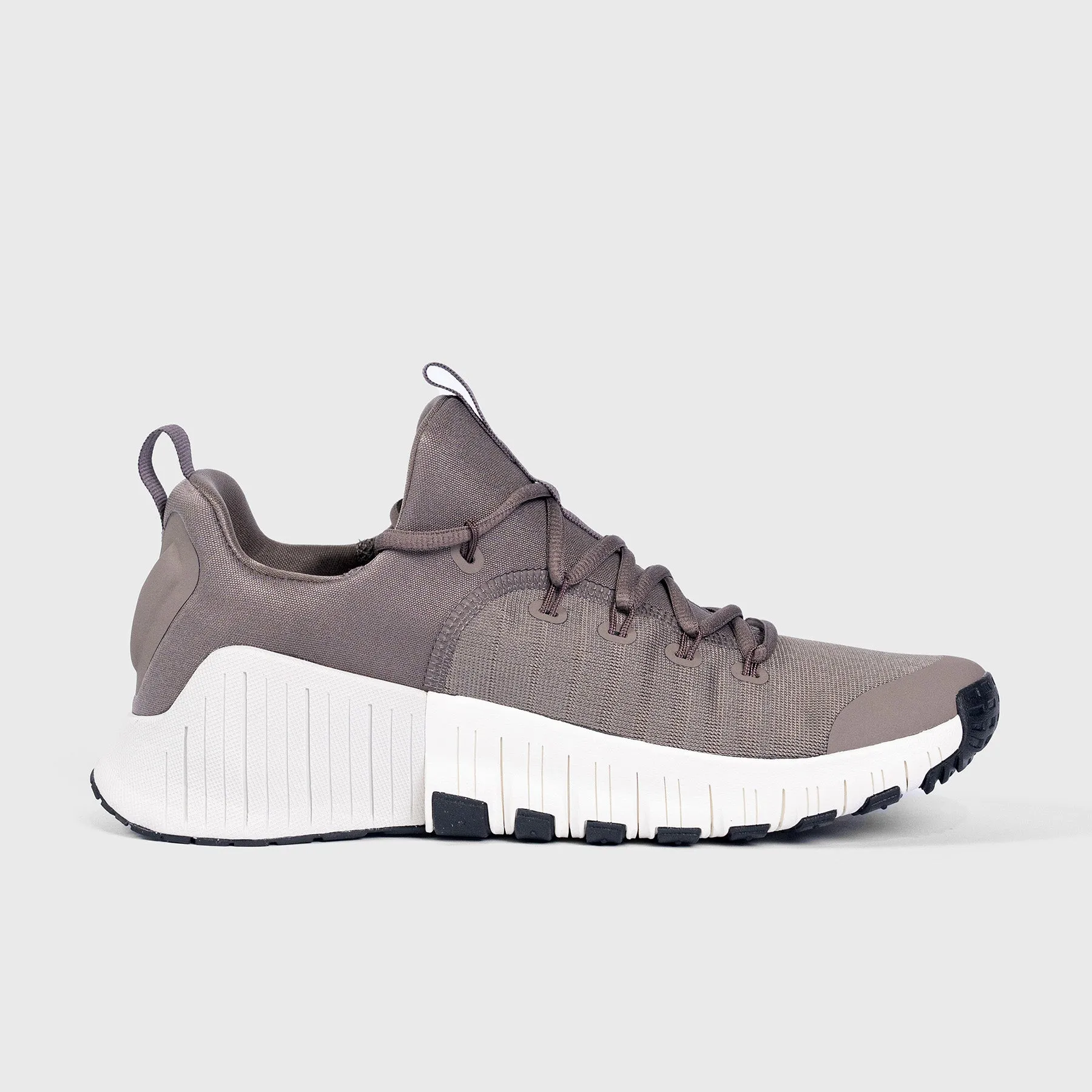Nike - Free Metcon 6 Men'S Training Shoe - Cave Stone/Sundial-Light Bone-Sail Foot Slug