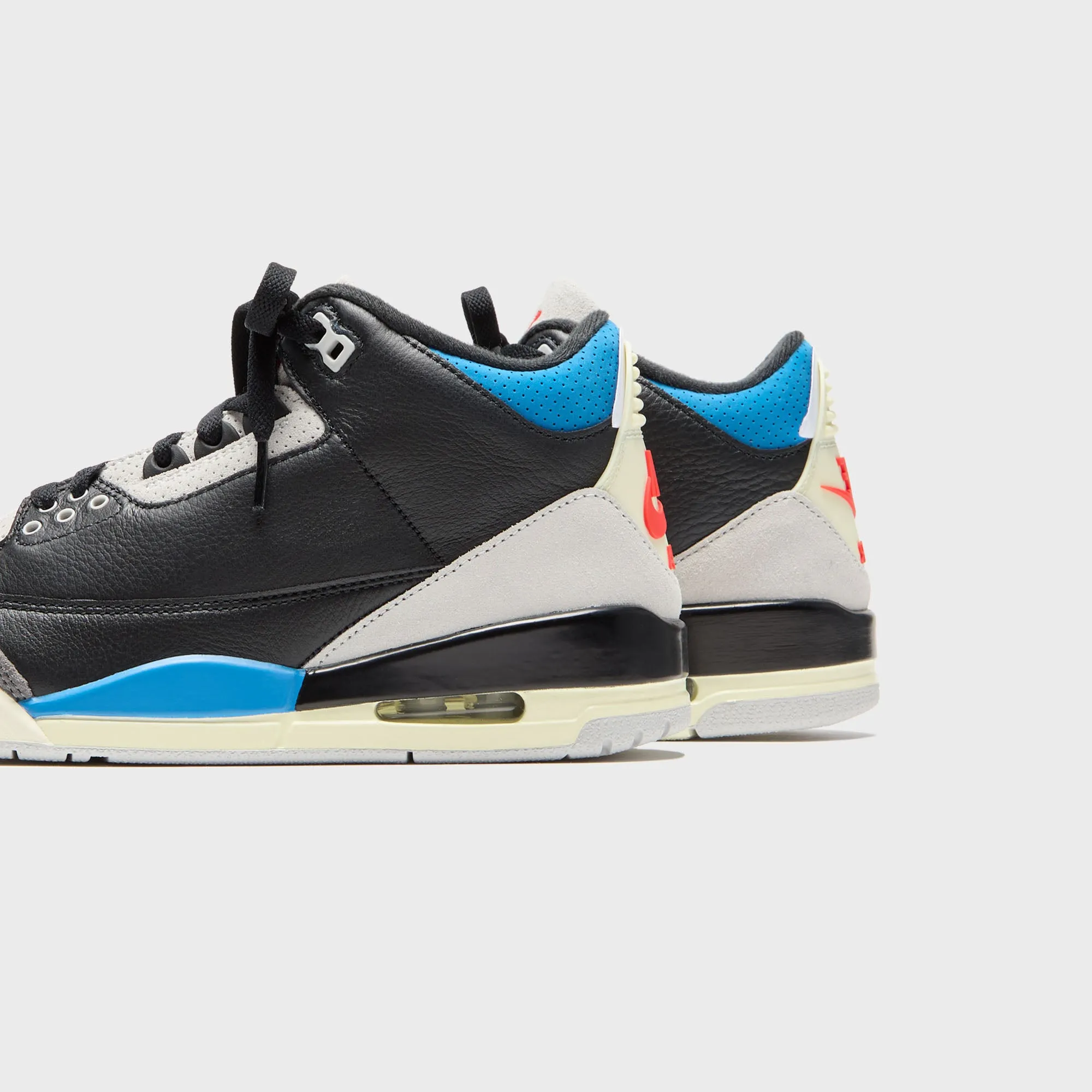 Jordan Air Jordan 3 Retro Og - Black / Chile Red / Neutral Grey / Military Blue / Coconut Milk Engineered for Speed