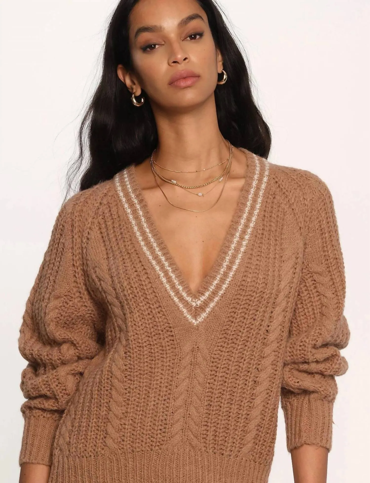 Pull Felicia à col en V en taupe