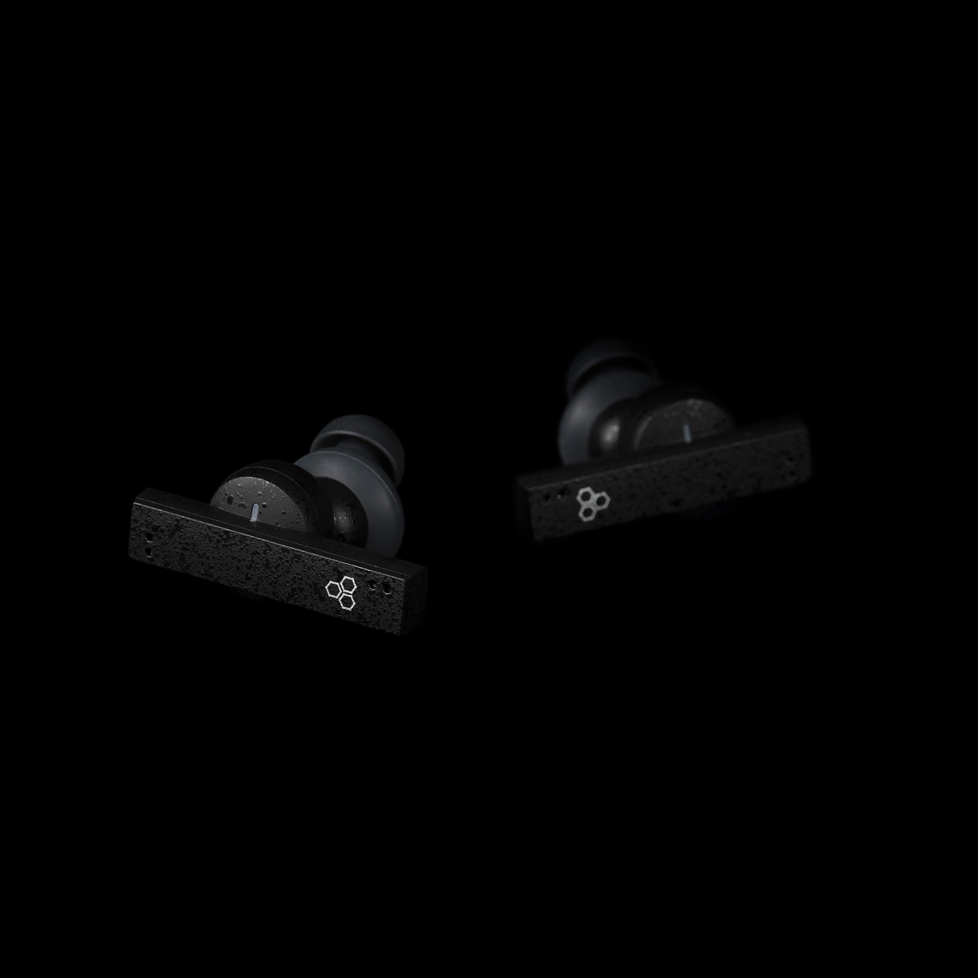 Final ZE8000 Noise-Cancelling True Wireless Earphones