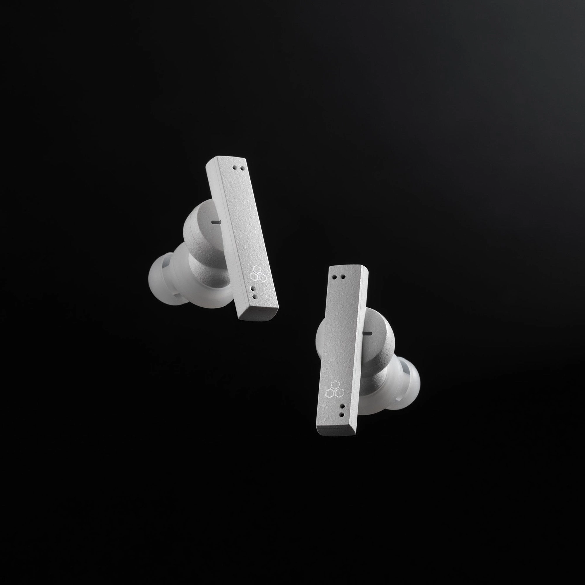 Final ZE8000 Noise-Cancelling True Wireless Earphones