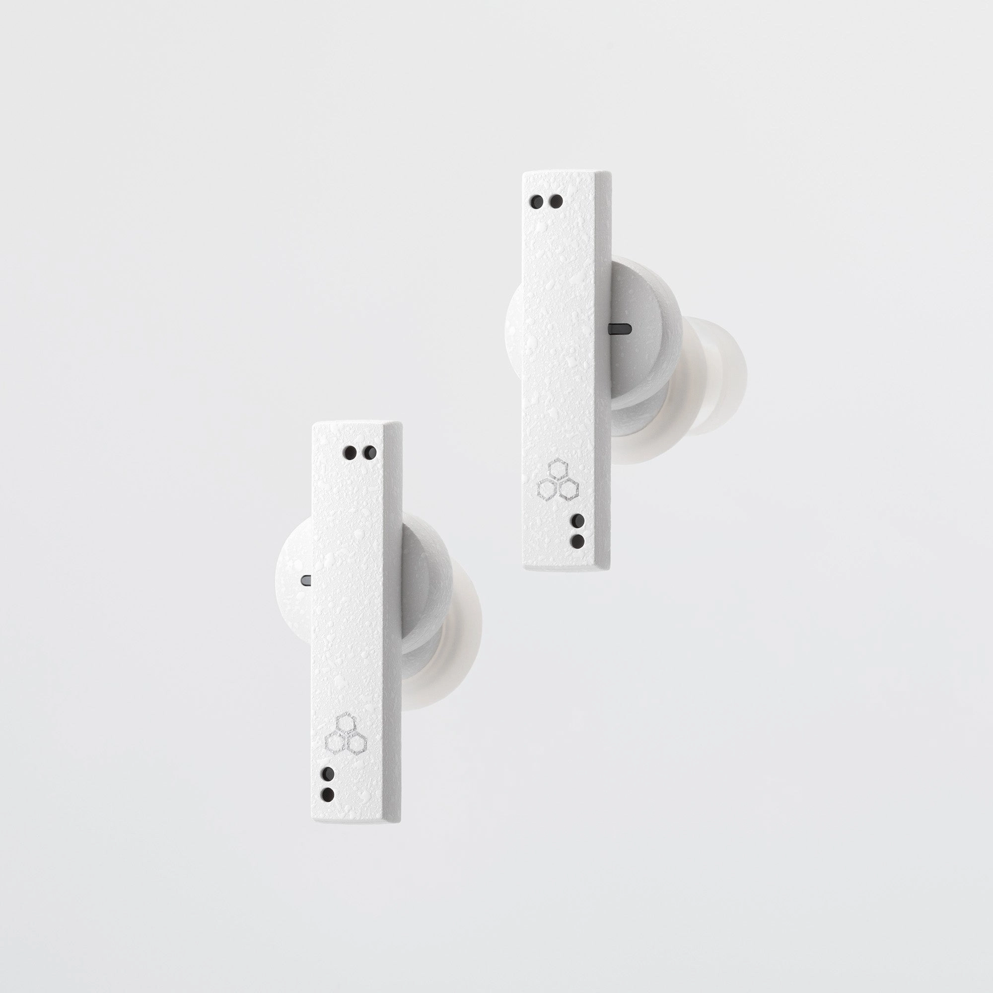 Final ZE8000 Noise-Cancelling True Wireless Earphones