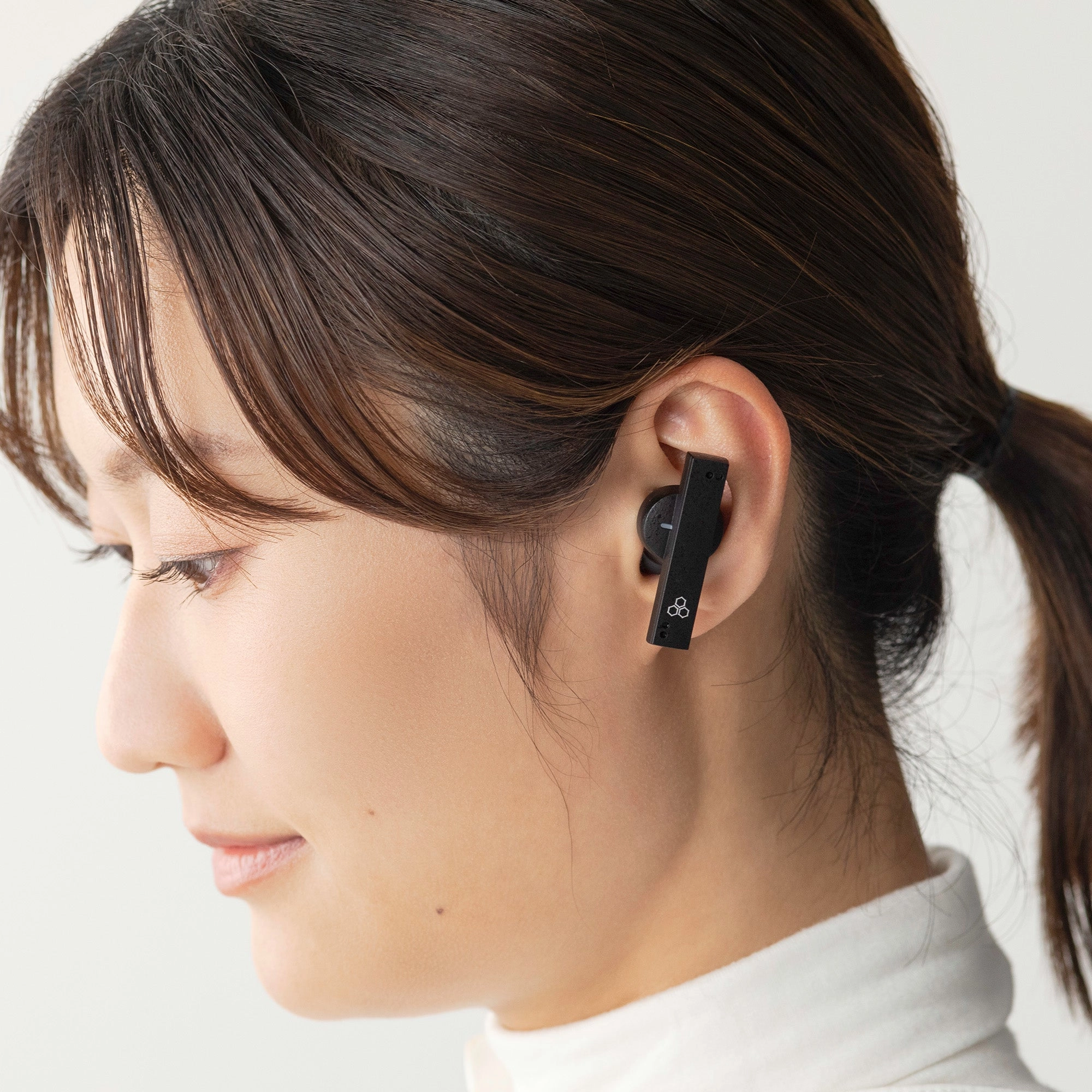 Final ZE8000 Noise-Cancelling True Wireless Earphones