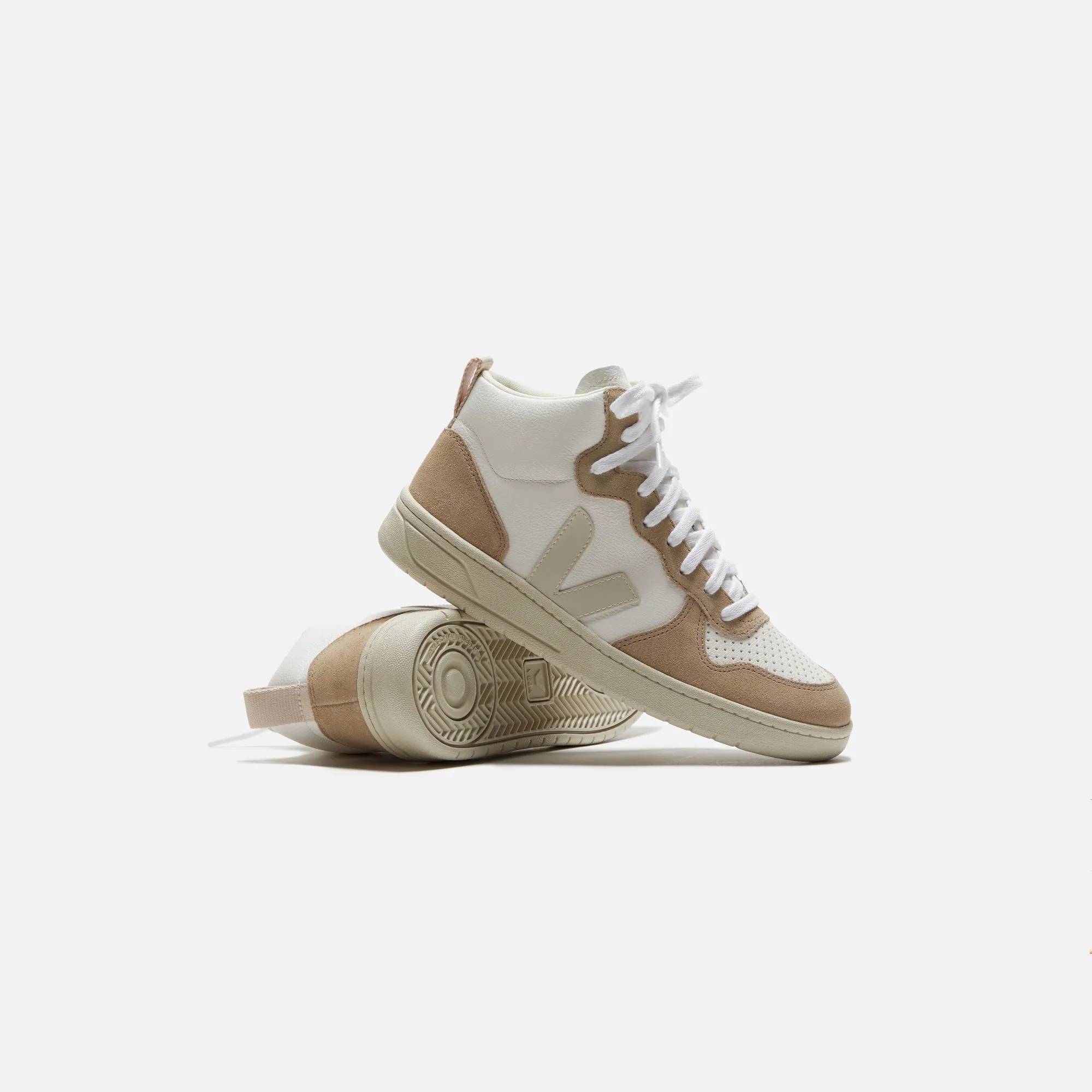 Black Friday Deal Veja V-15 Bastille - Extra-White / Pierre Sahara