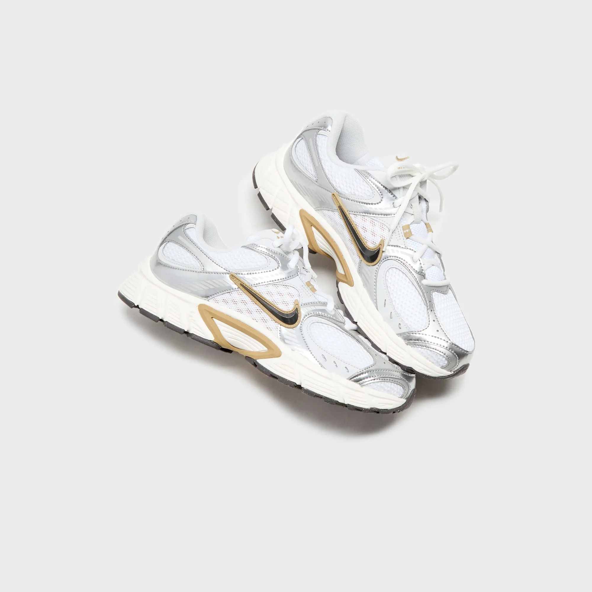 Nike V5 Rnr - White / Medium Ash / Parachute Beige / Metallic Pewter / Photon Dust / Sail AntibacterialTreatment