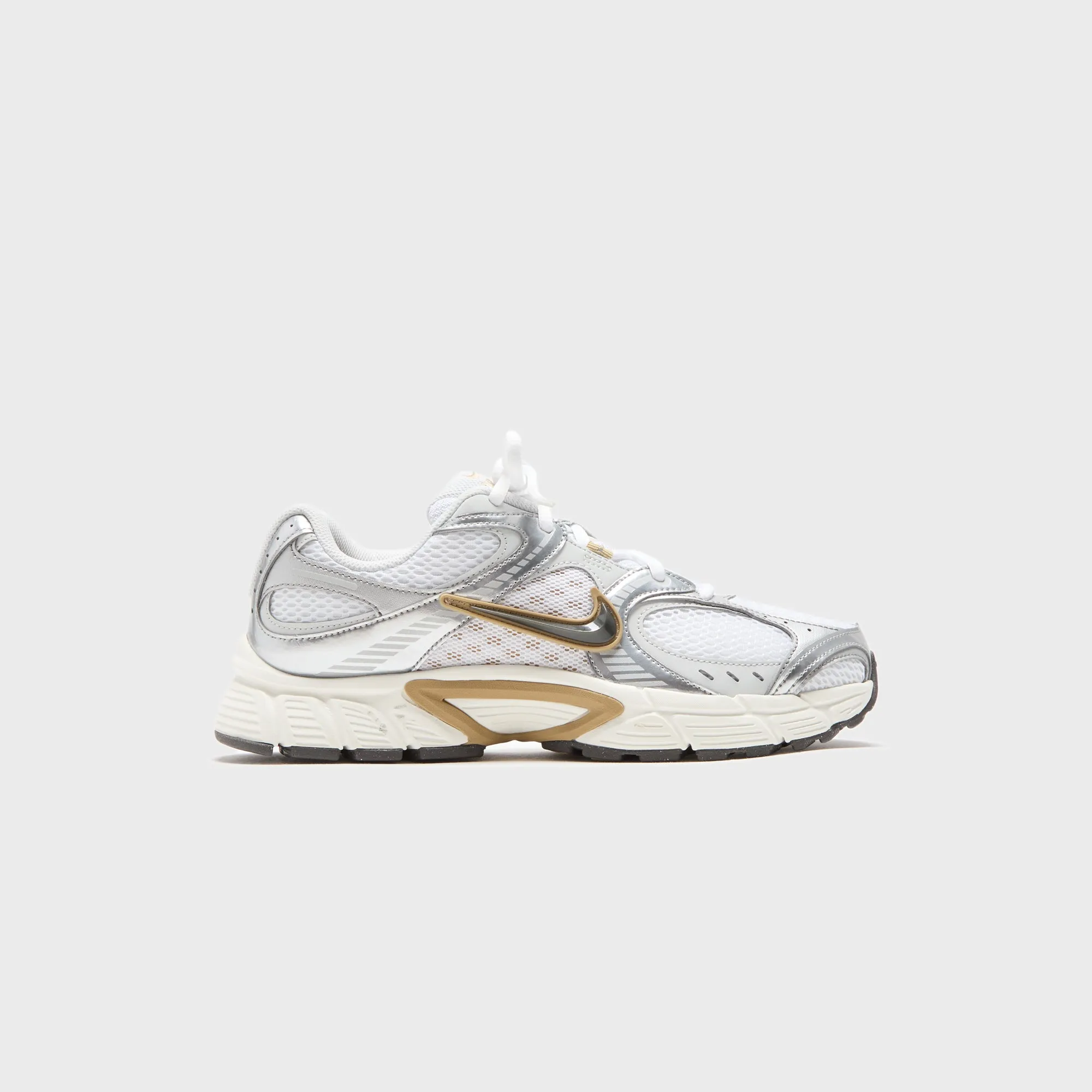 Nike V5 Rnr - White / Medium Ash / Parachute Beige / Metallic Pewter / Photon Dust / Sail Easy To Pack Up