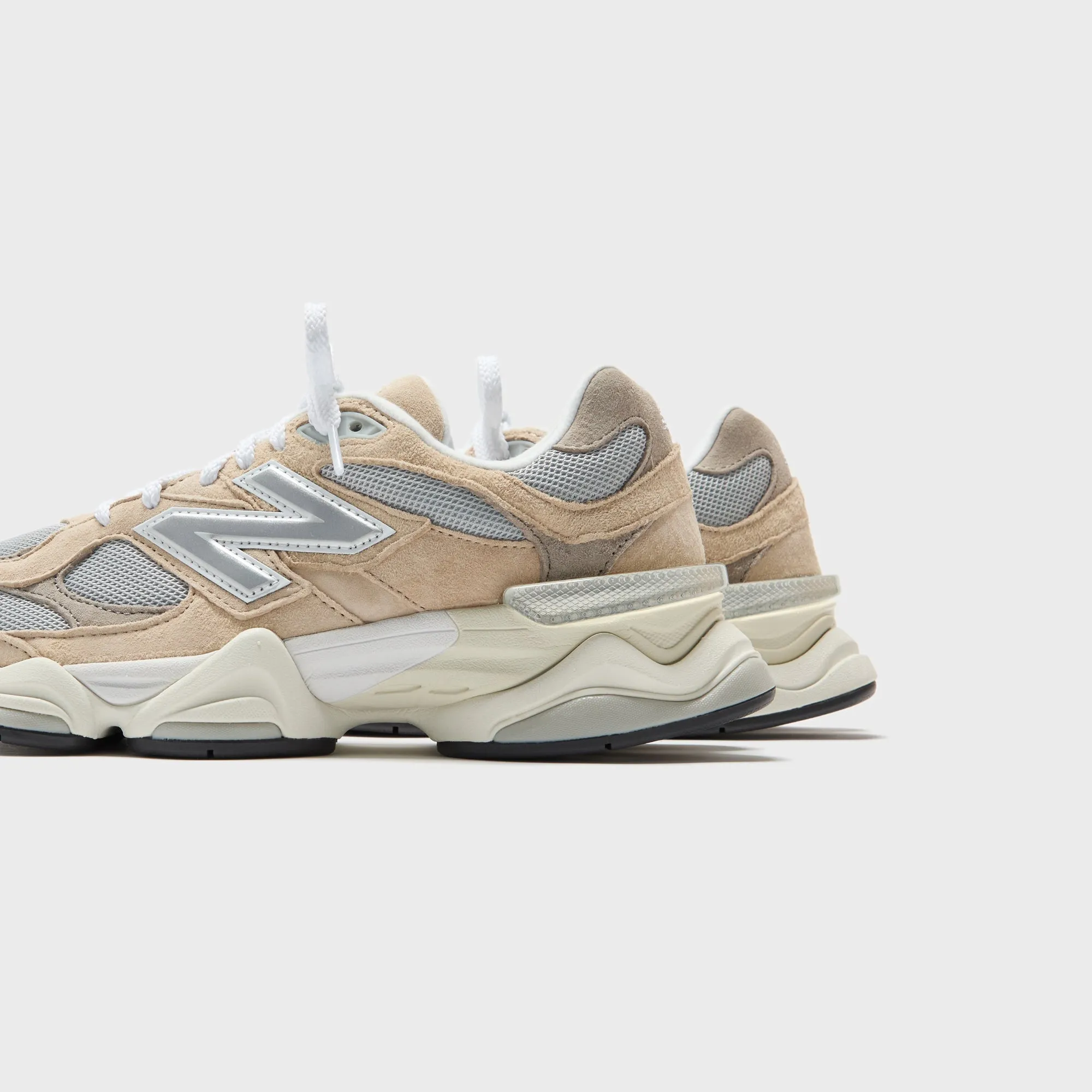 Comfort Fit Height New Balance 9060 - Incense / Raincloud / Arid Stone