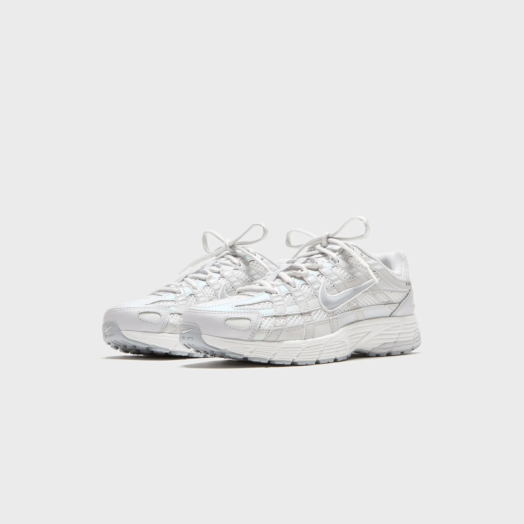 Sole Cushioning Comfort Customization Features Nike Wmns P-6000 - Summit White / Wolf Grey / Vast Grey