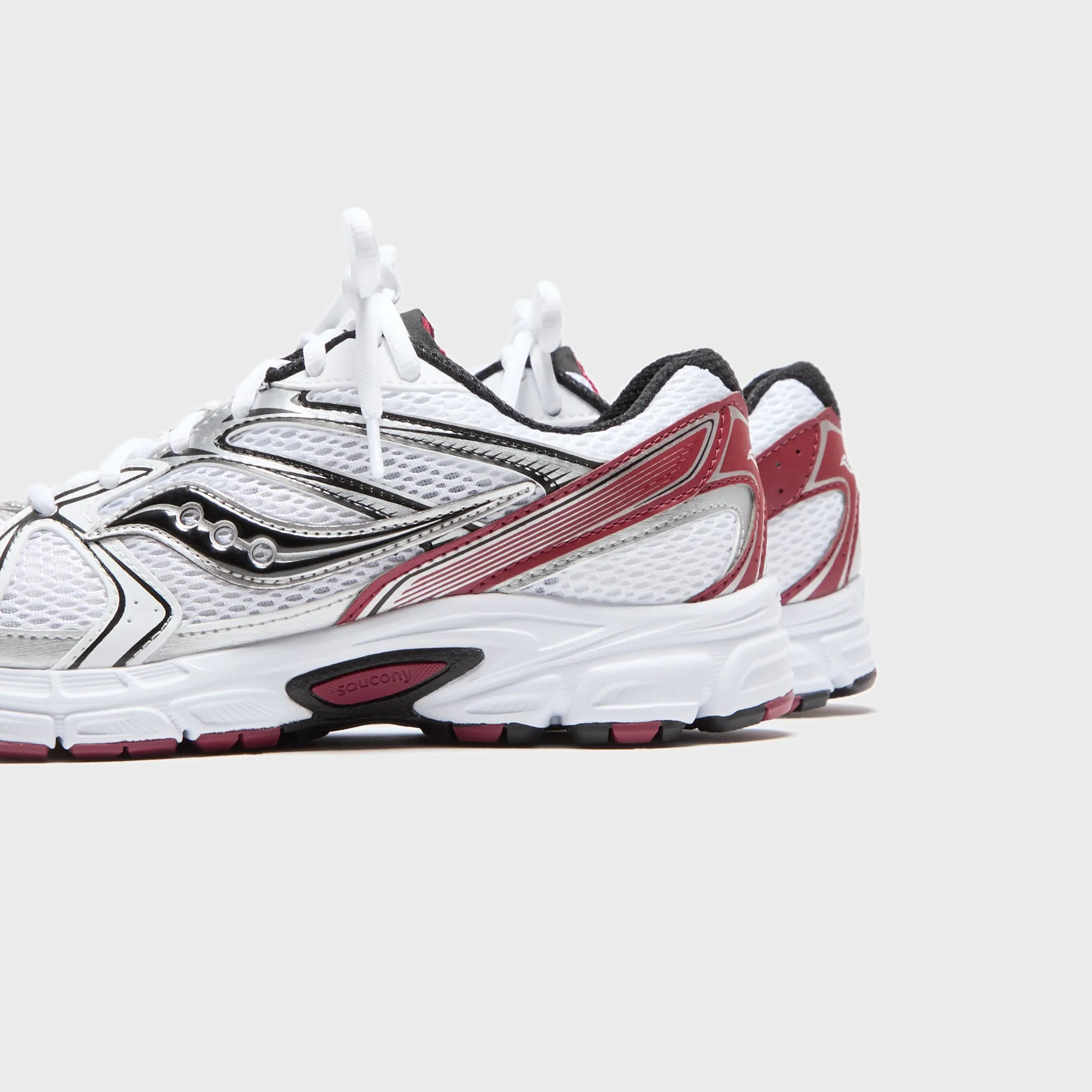 Comfortable Cooperation Saucony Ride Millennium - White / Red