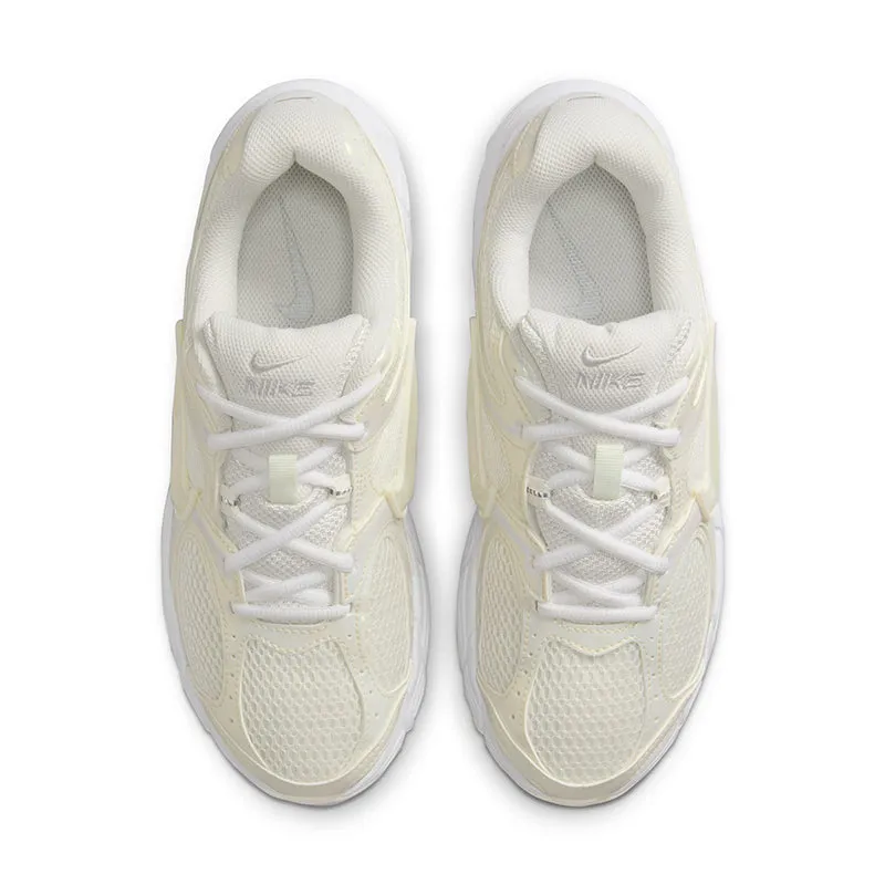 Nike Women'S V5 Rnr Mediumistically Slim Fit"