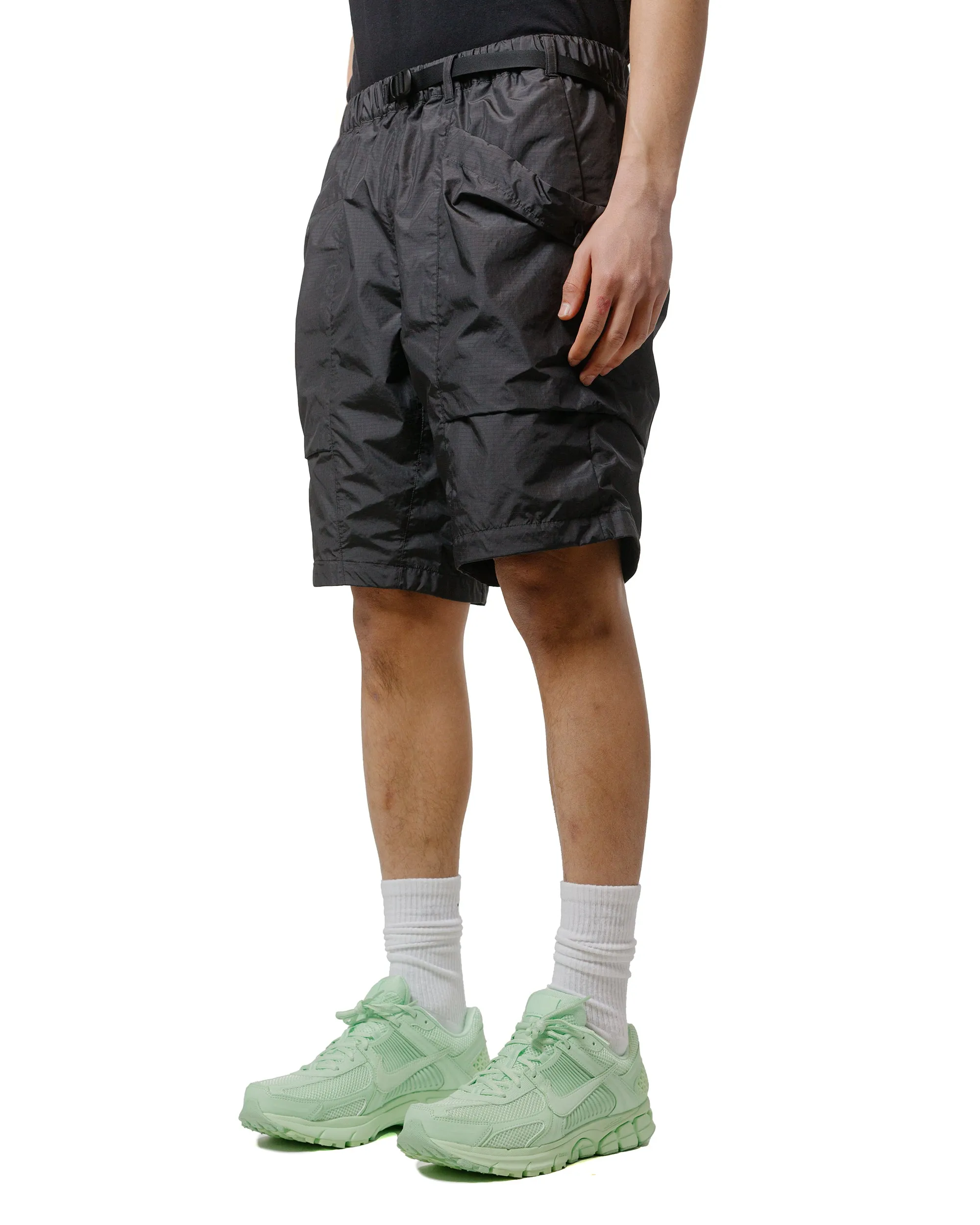 Comfortable Mesh Socks Goldwin Rip-Stop Shorts Black