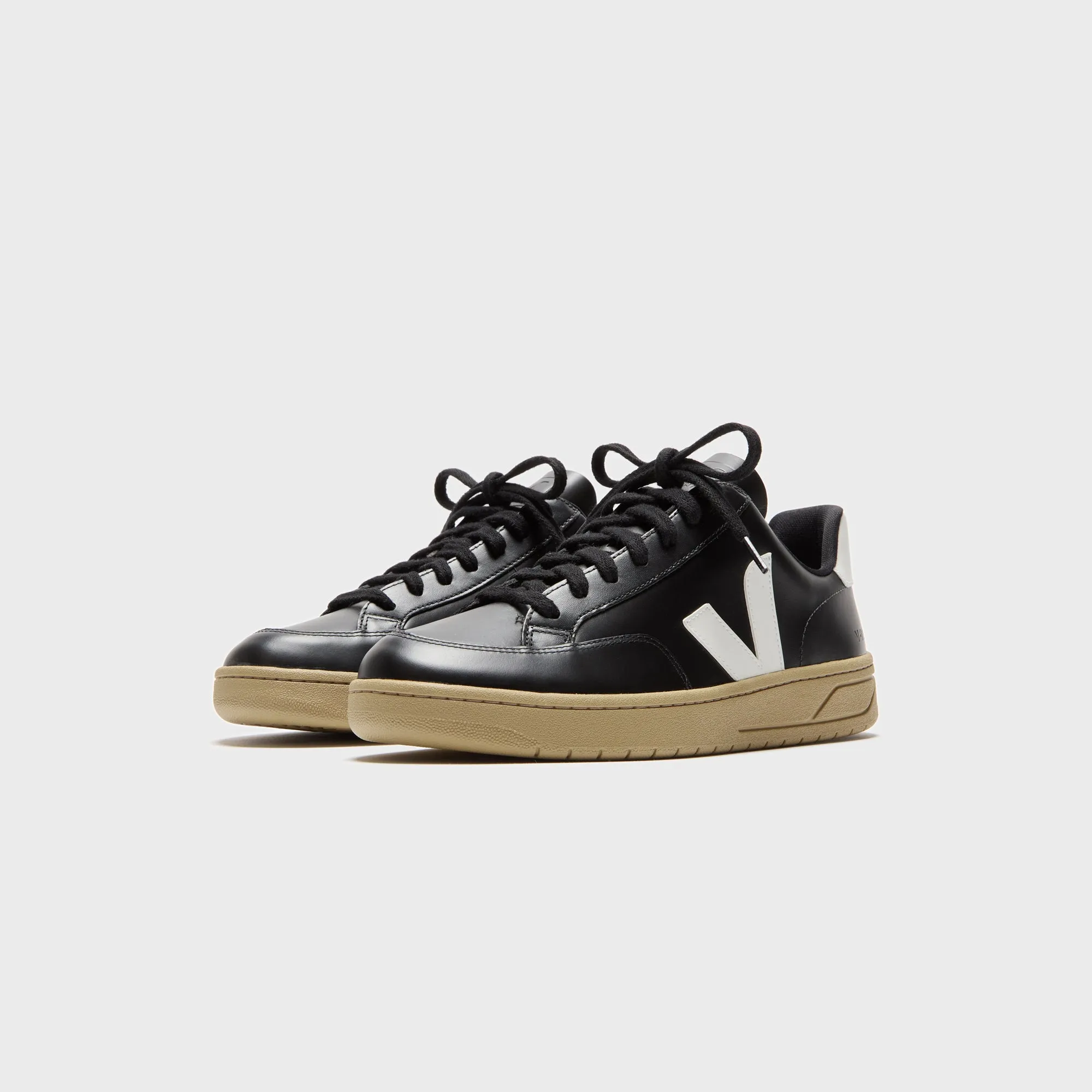 Slip-On Character Details Design Veja Wmns V-12 - Extra Black / White Dune