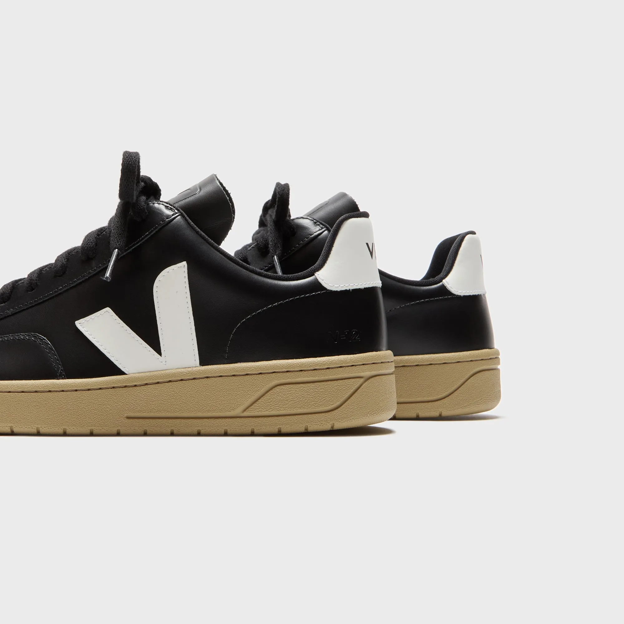 Veja Wmns V-12 - Extra Black / White Dune Durable Standard Outsole Longevity