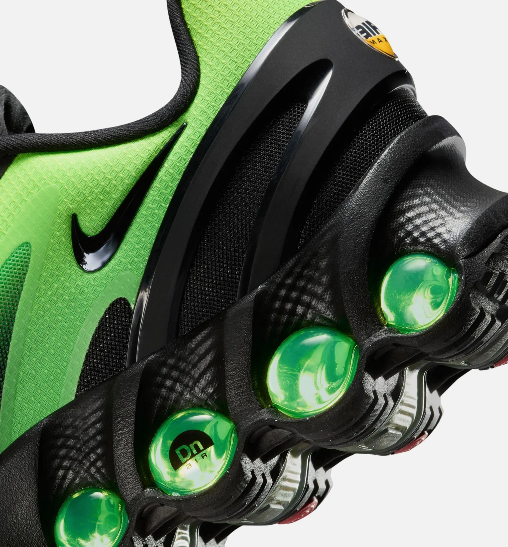 Shock - Absorbing Footwear Catalytic Air Max Dn8 Mens Lifestyle Shoe - Black/Green Strike/Volt/Black
