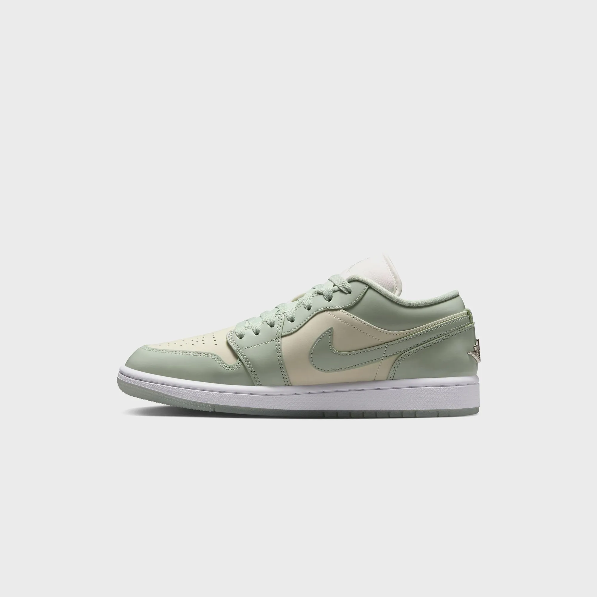 Fashionable Bootie Style Breathable And Comfortable Tongue Style Jordan Wmns Air Jordan 1 Low Se - Sail / Seafoam / Metallic Silver / White