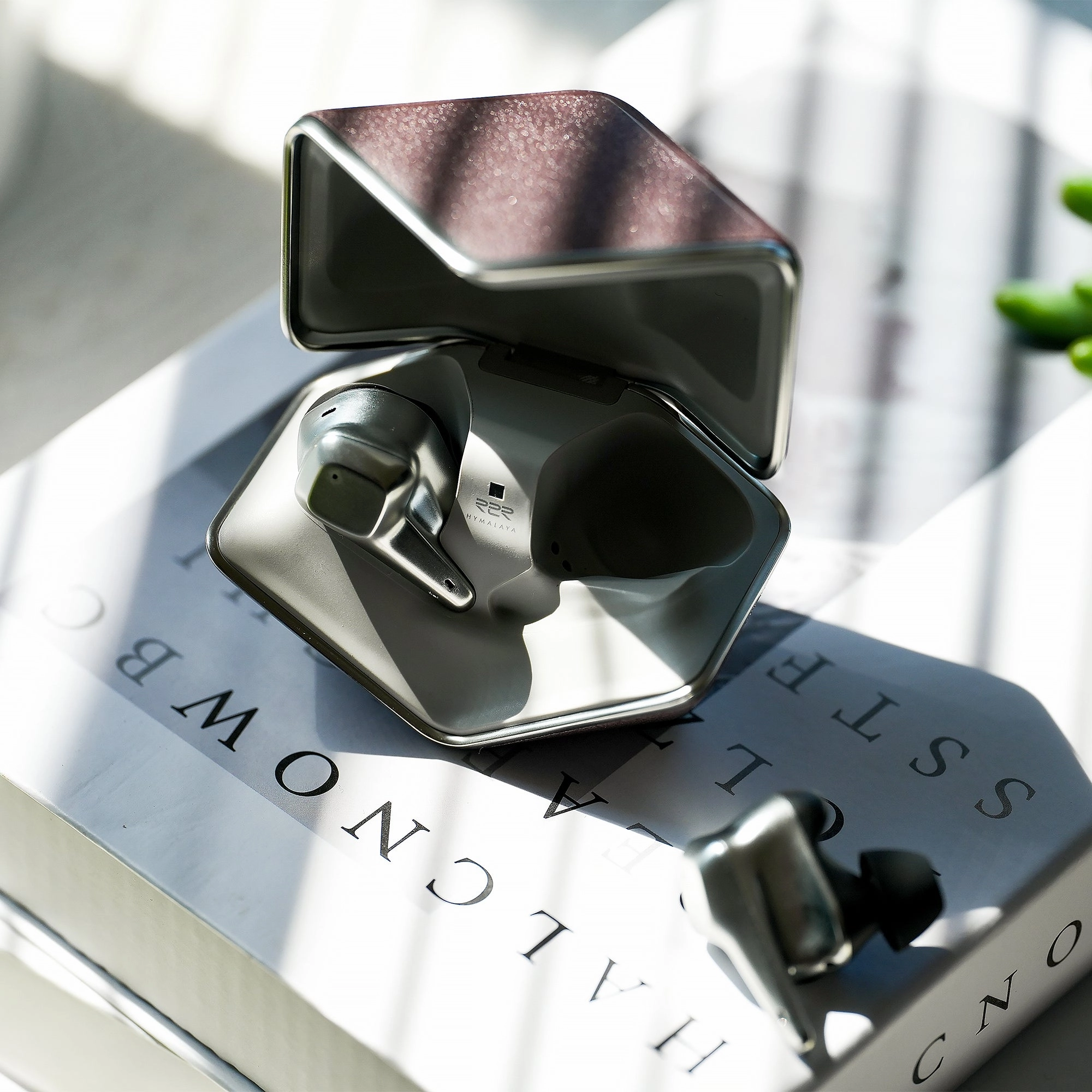 HIFIMAN Svanar Wireless LE In-Ear Headphones