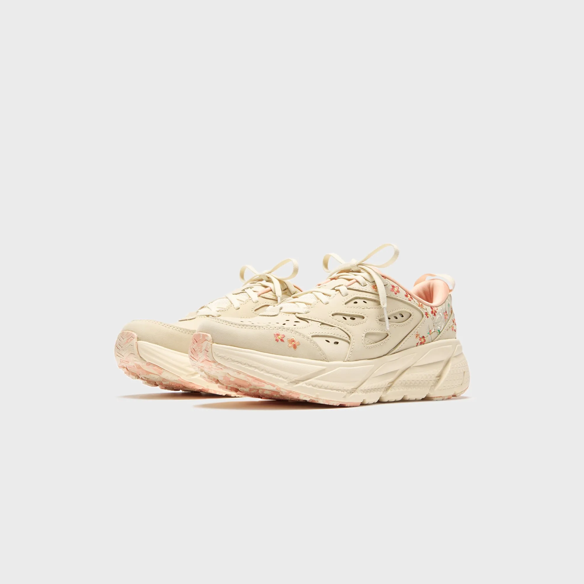 Hoka Vibrant Bloom Clifton L - Vanilla / Dry Clay Step Out Boldly Chase What Moves You