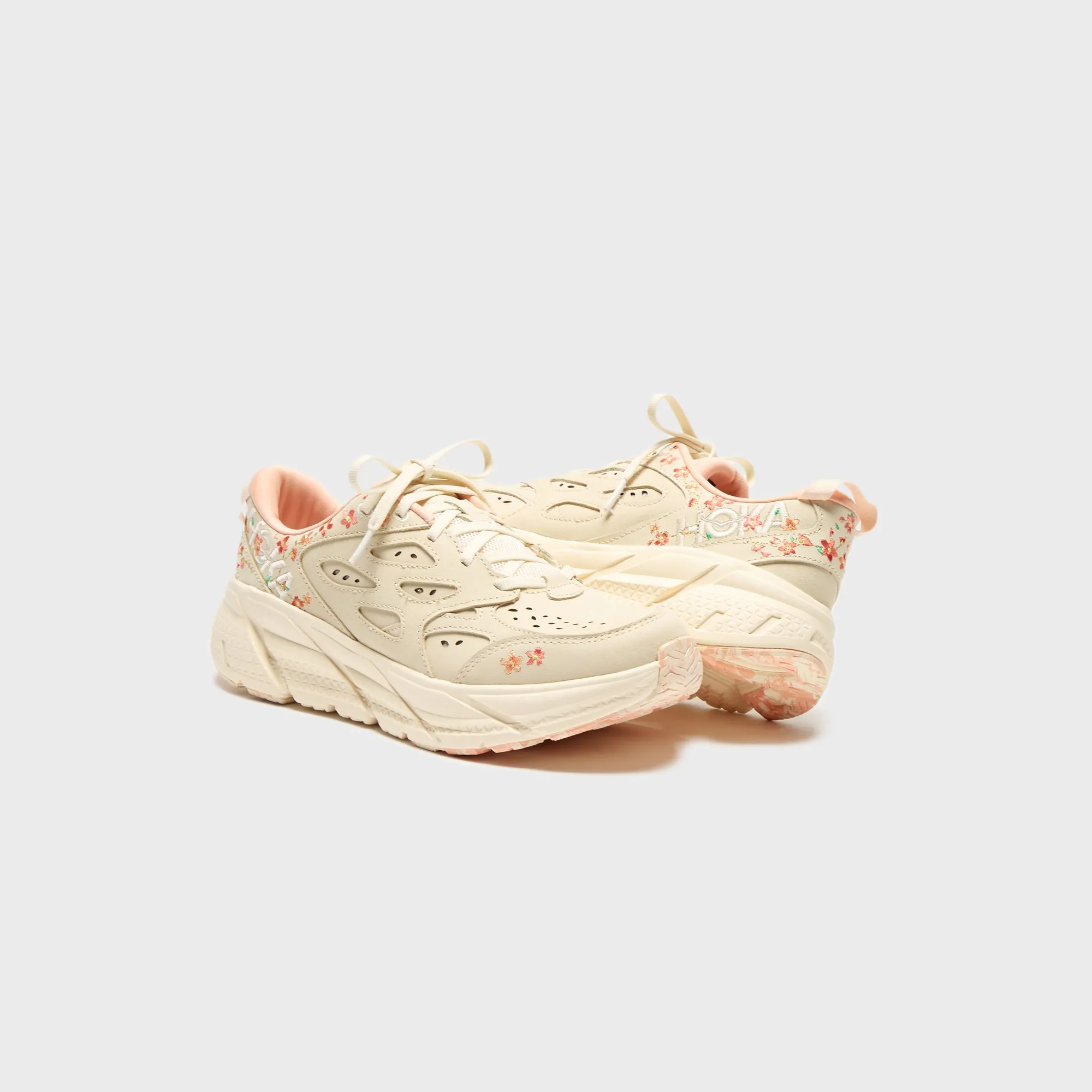Built for the Bold Hoka Vibrant Bloom Clifton L - Vanilla / Dry Clay
