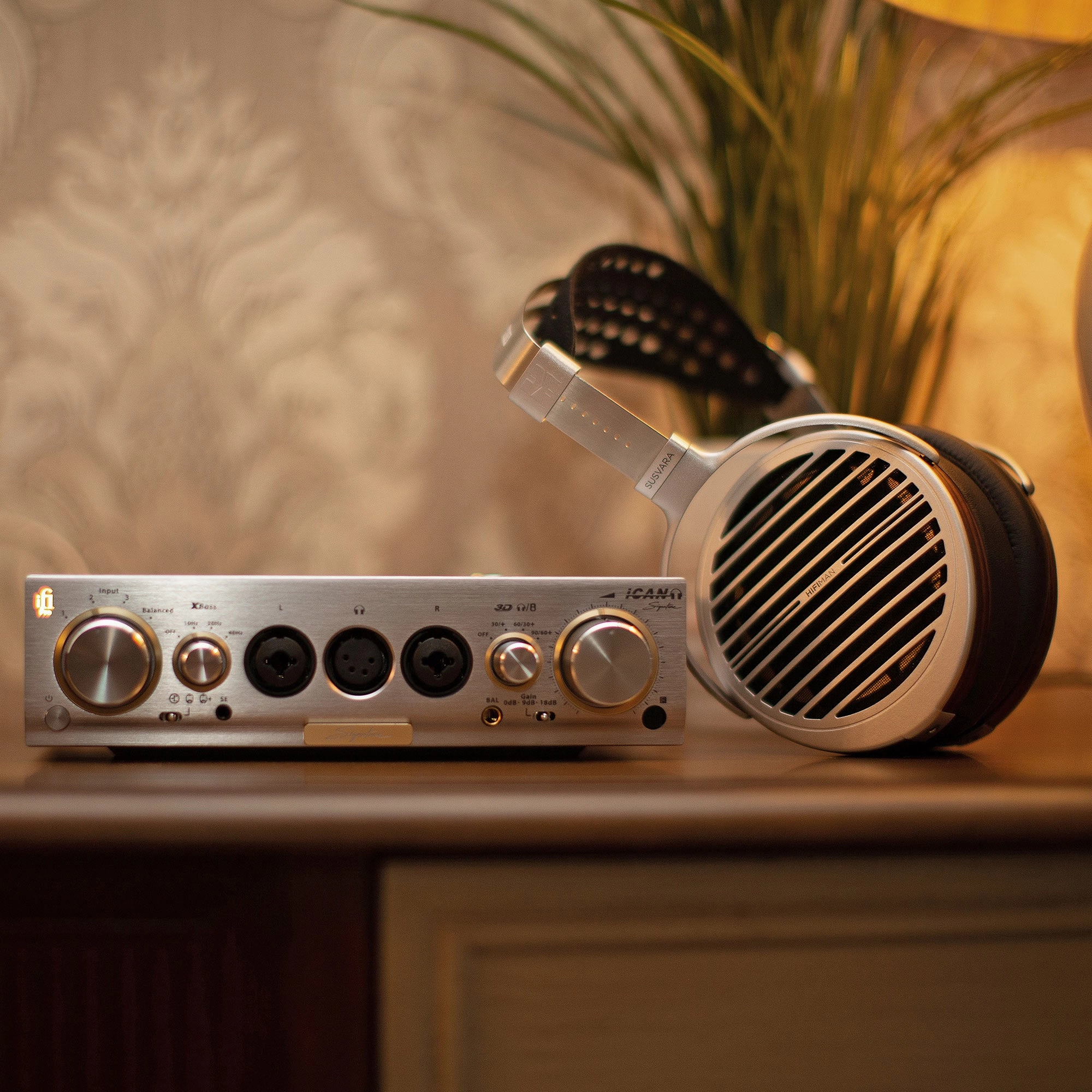 iFi audio Pro iCAN Signature Headphone Amplifier - DEMO UNIT