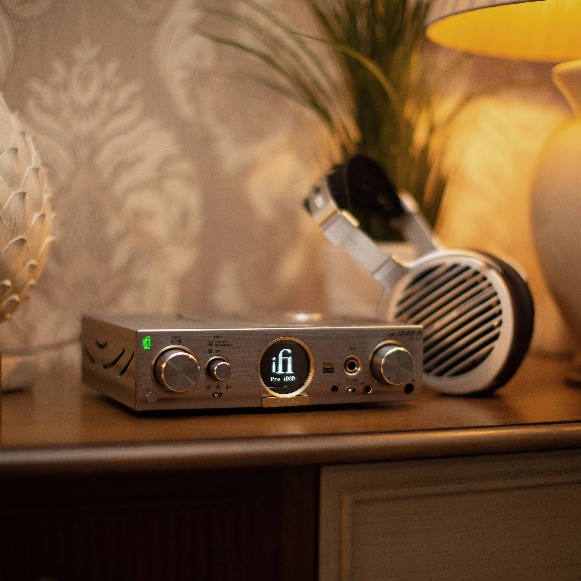 iFi audio Pro iDSD Signature DAC and Headphone Amplifier